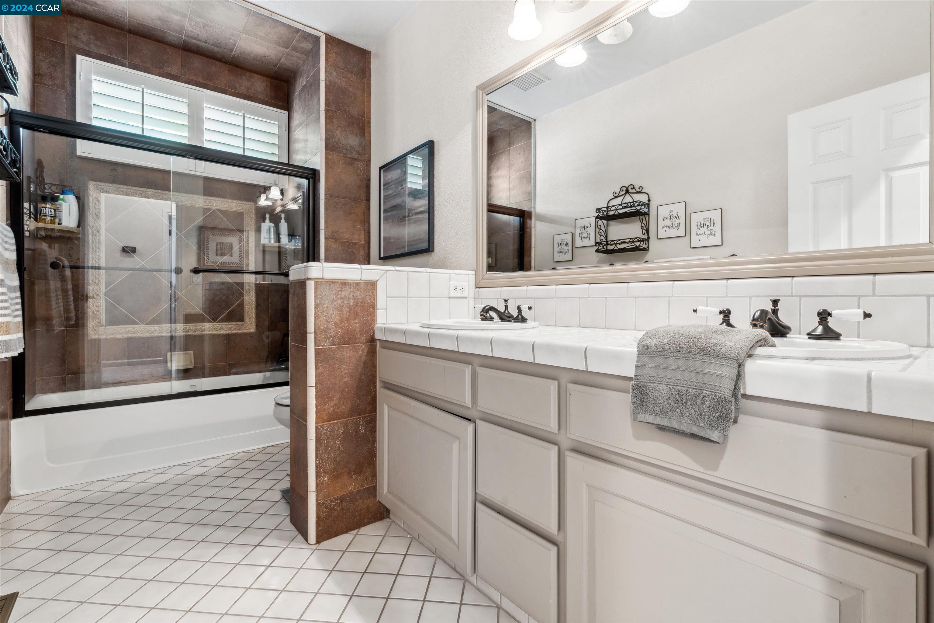 3938 Glen Abby Cir