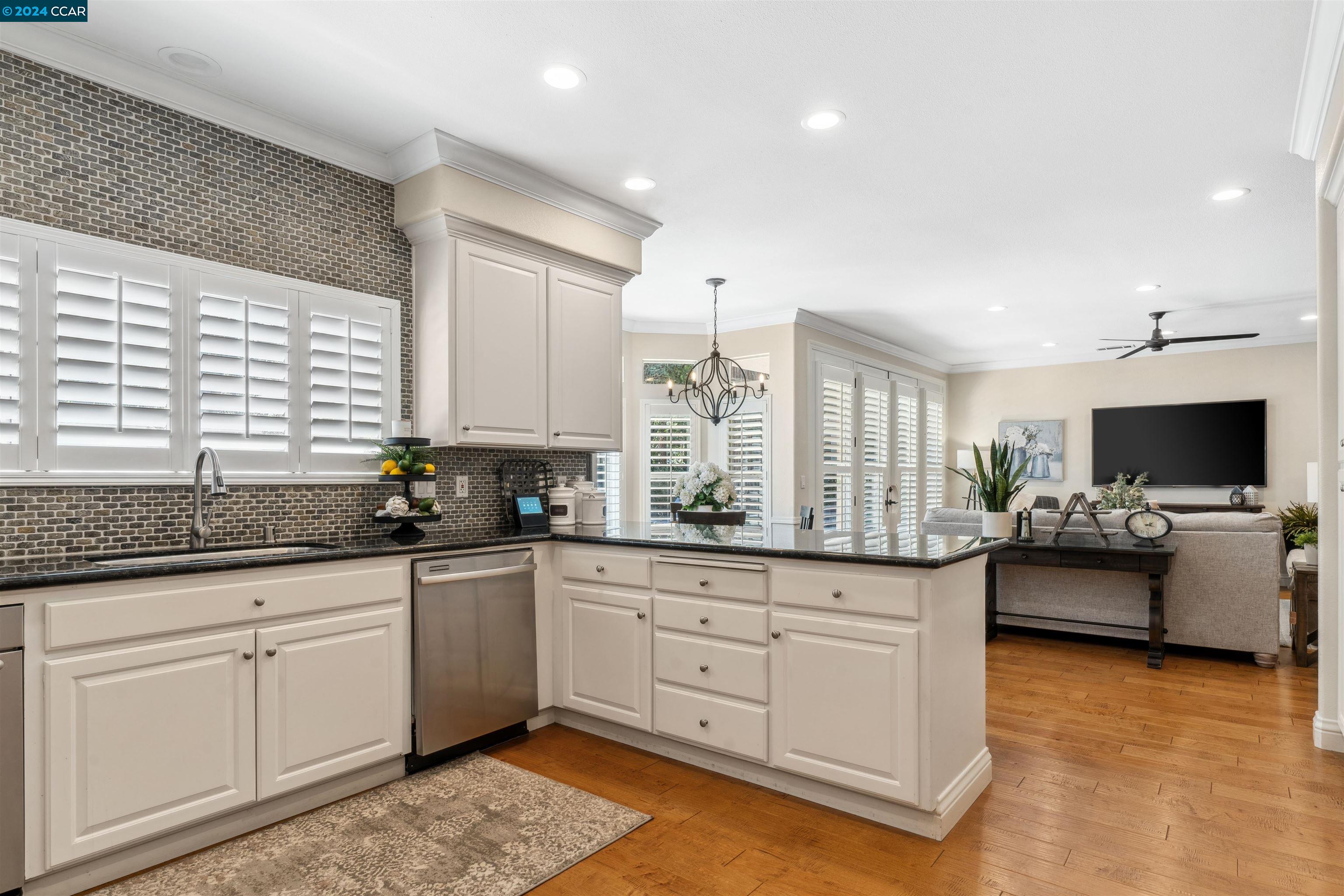 3938 Glen Abby Cir
