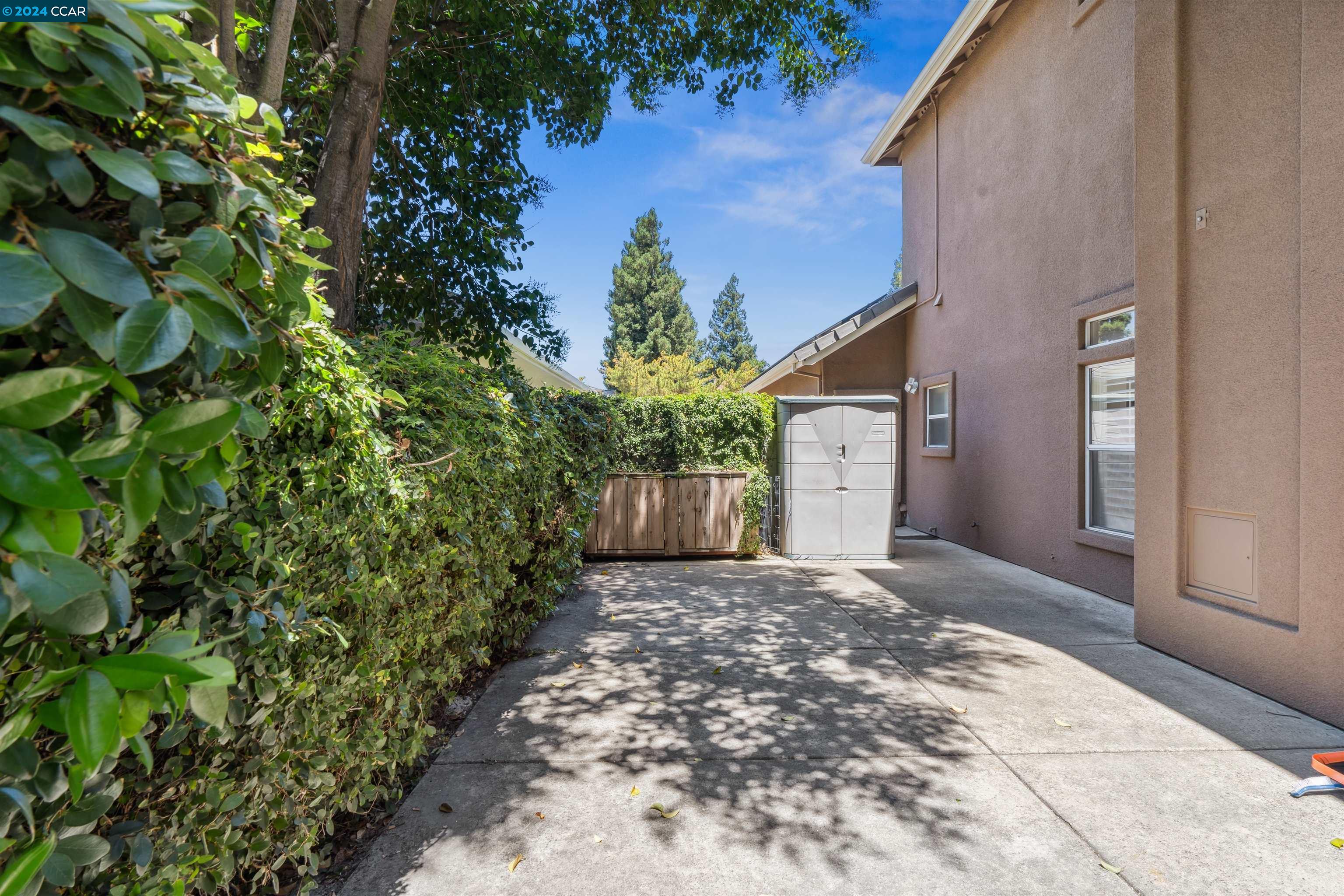 3938 Glen Abby Cir