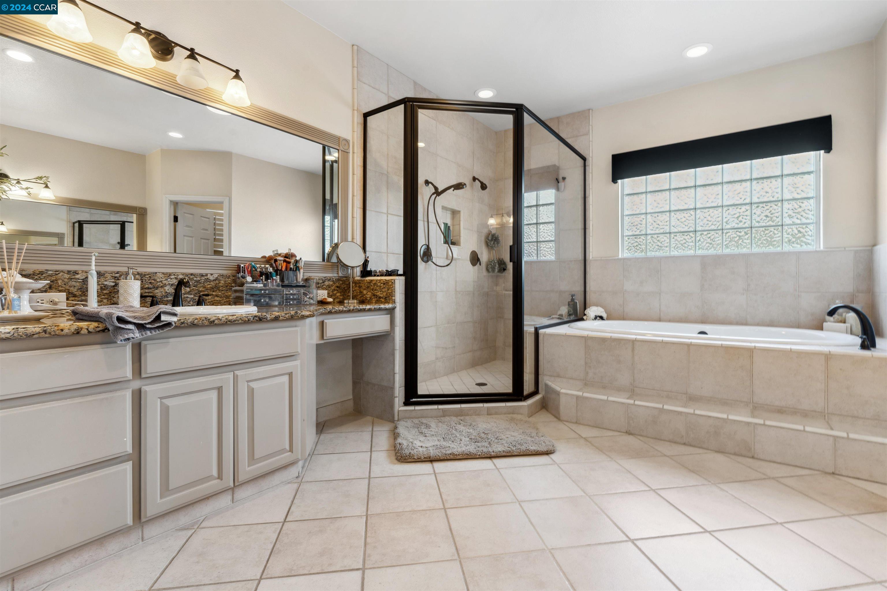 3938 Glen Abby Cir
