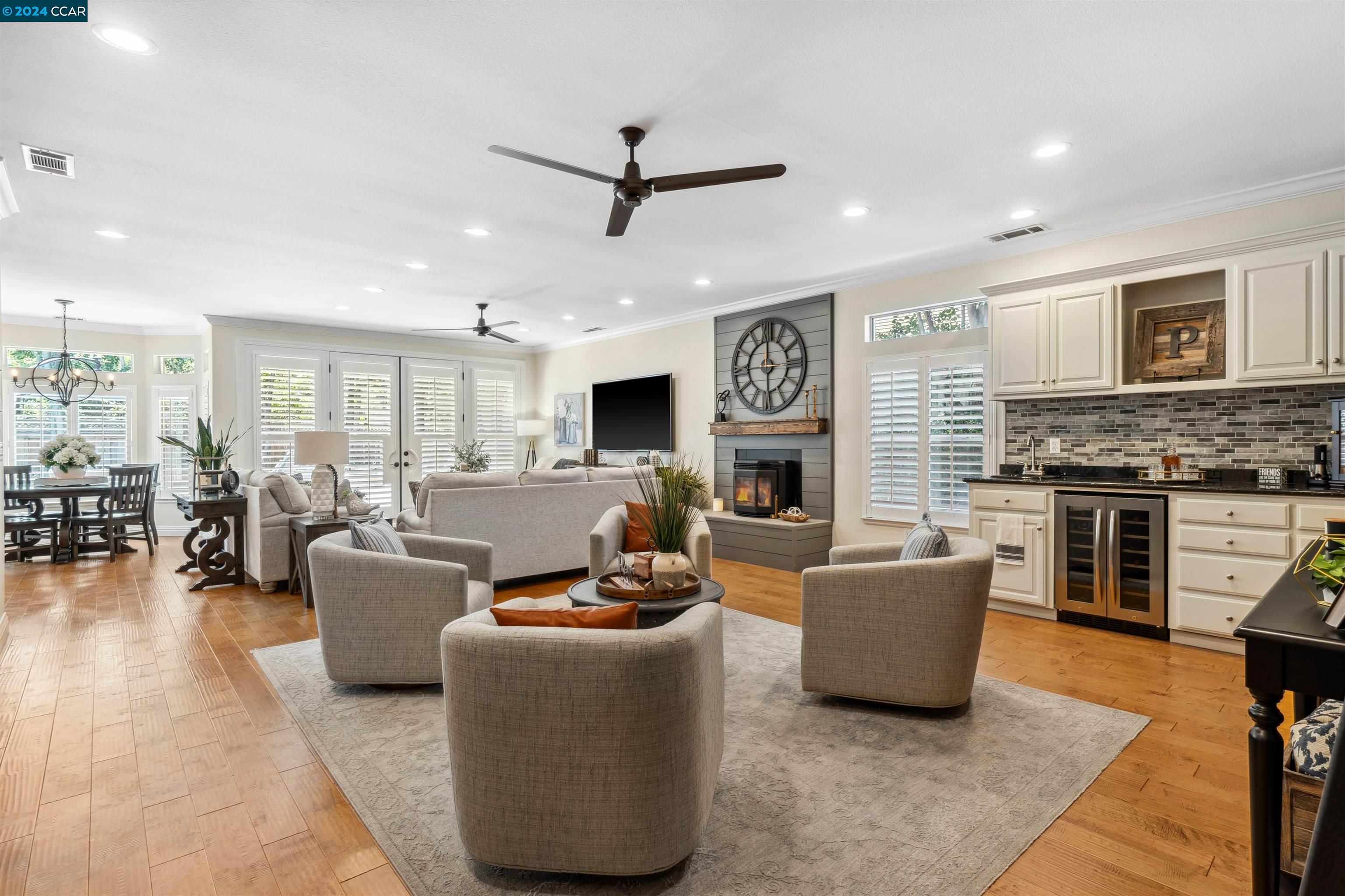 3938 Glen Abby Cir