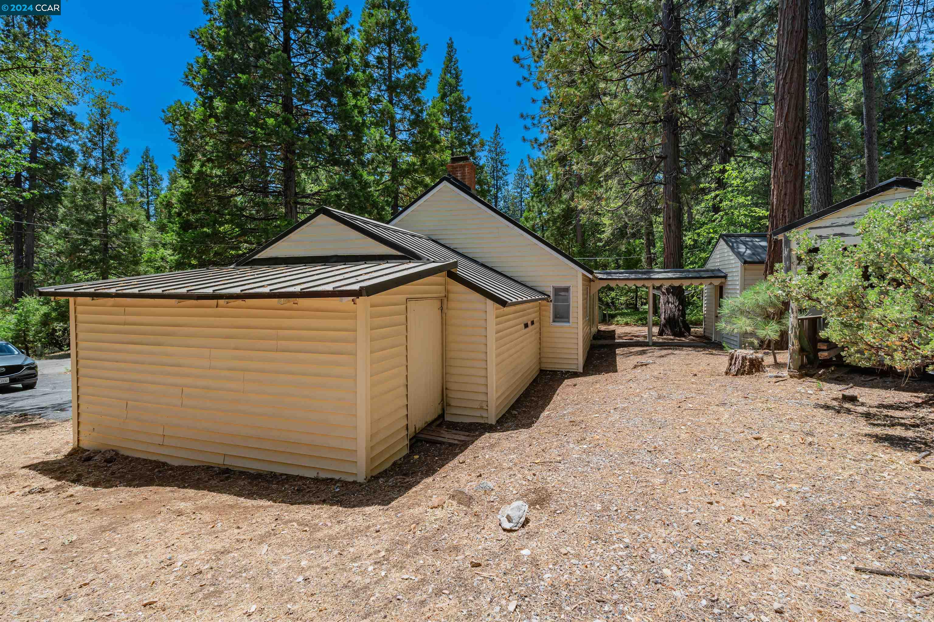 2700 Pine Dr