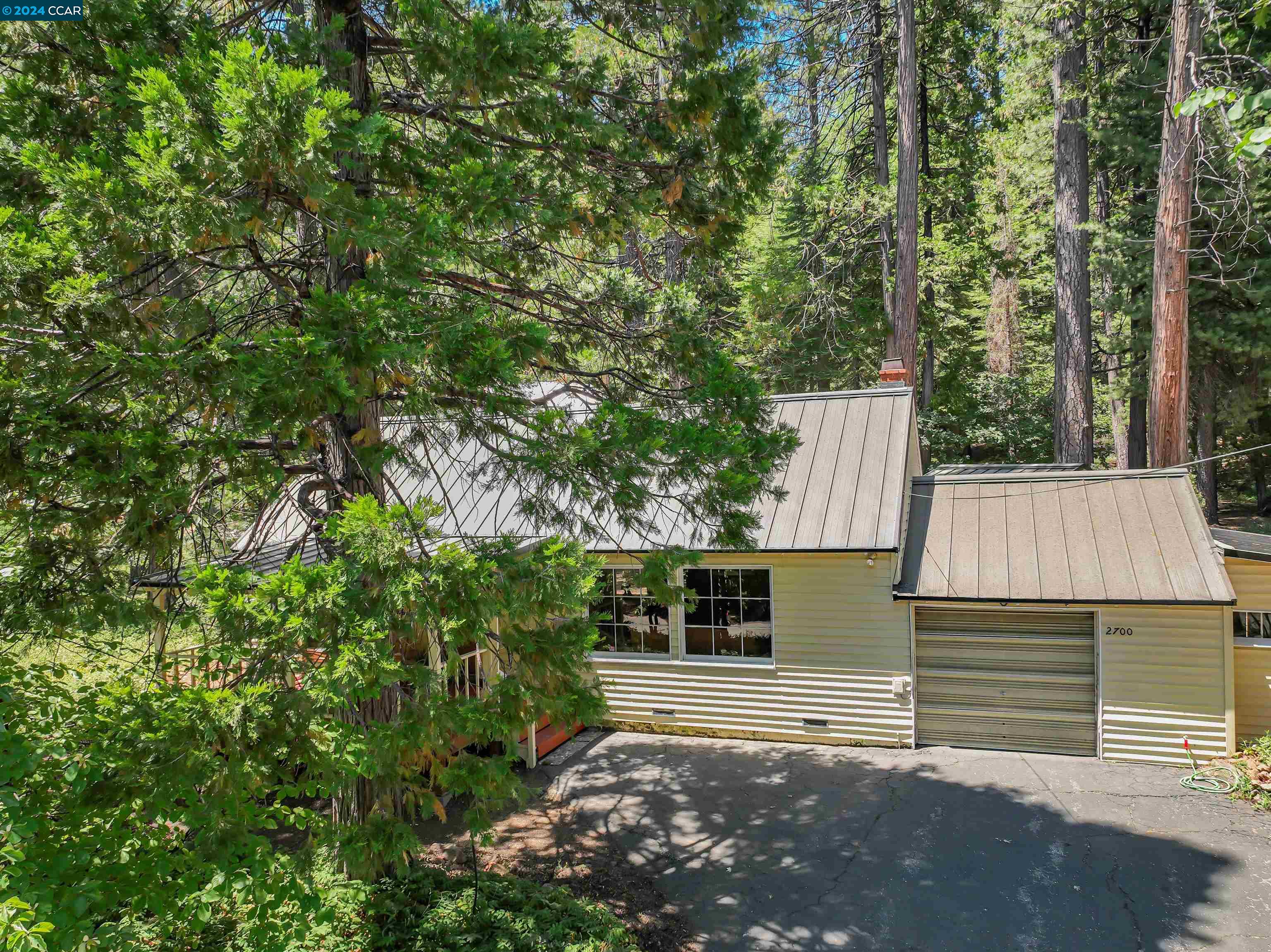 2700 Pine Dr