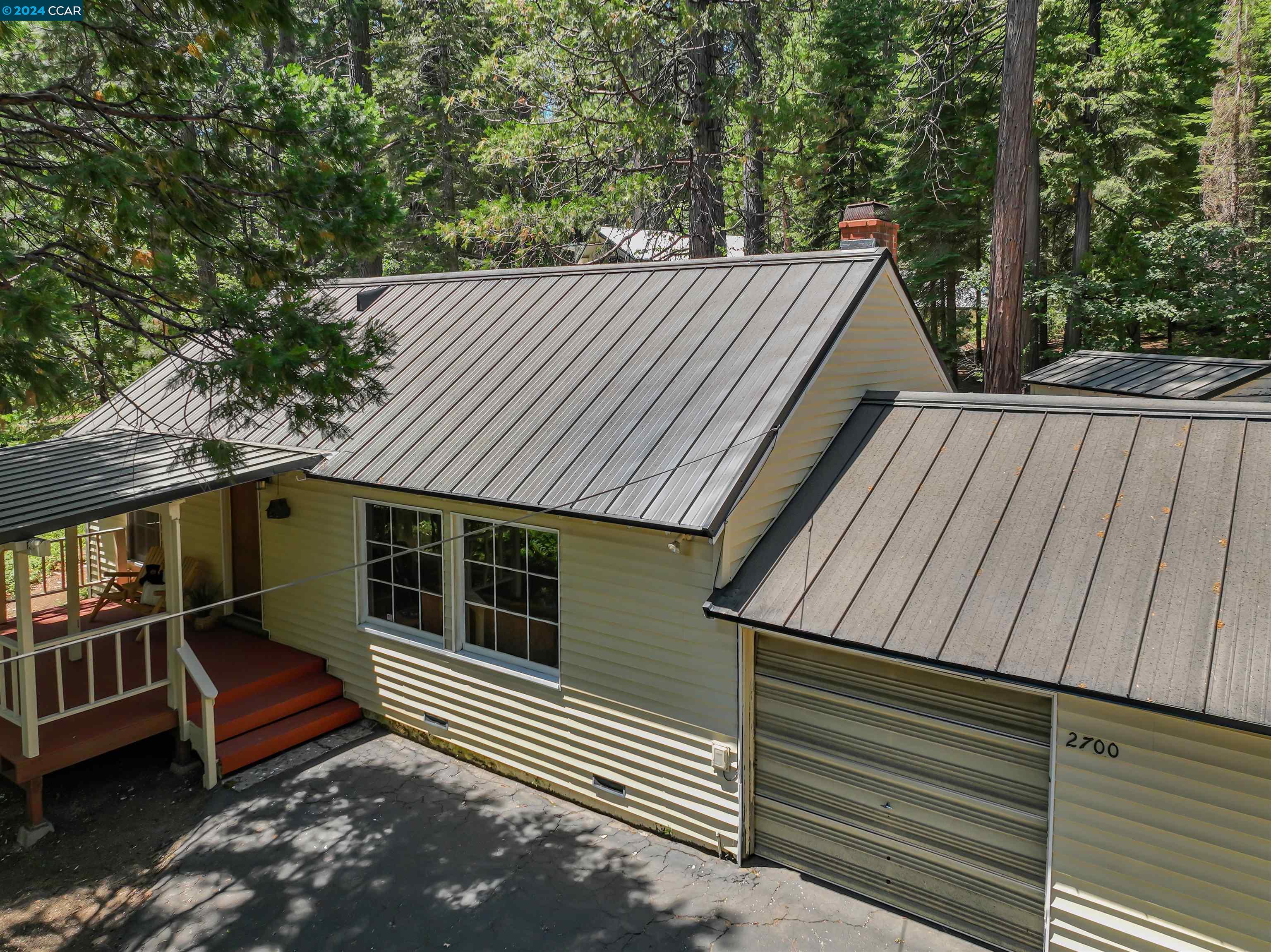 2700 Pine Dr