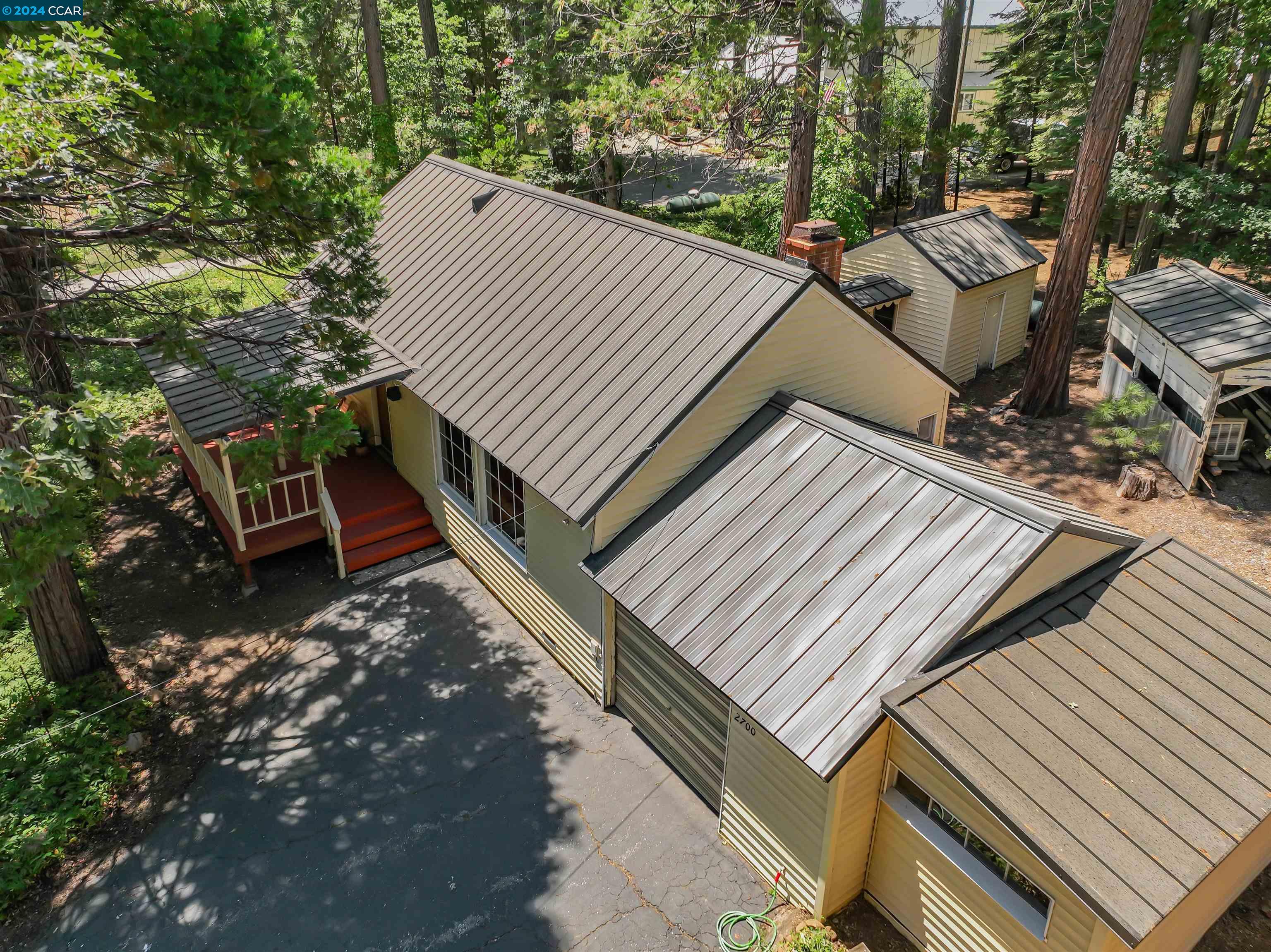 2700 Pine Dr