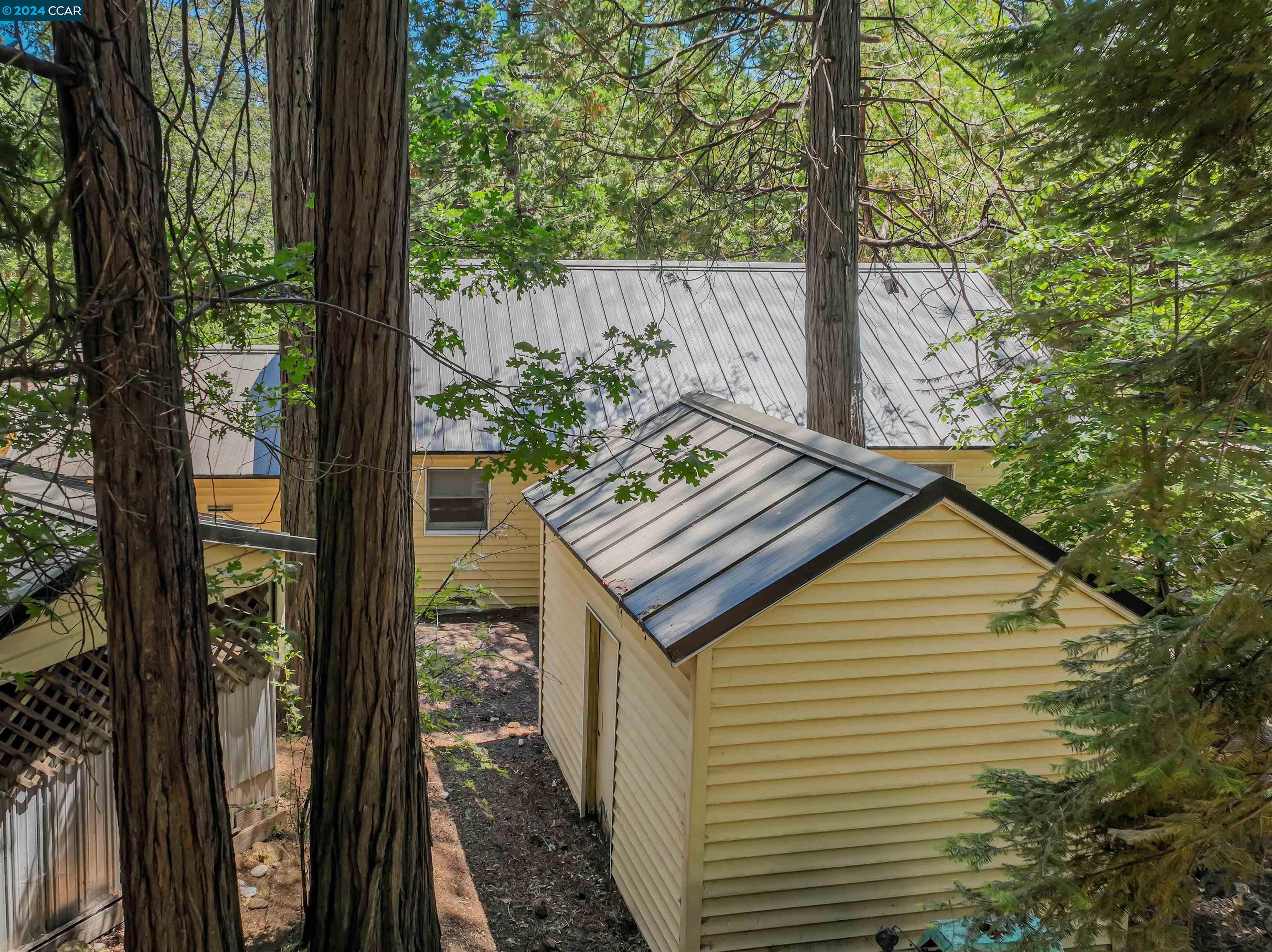 2700 Pine Dr