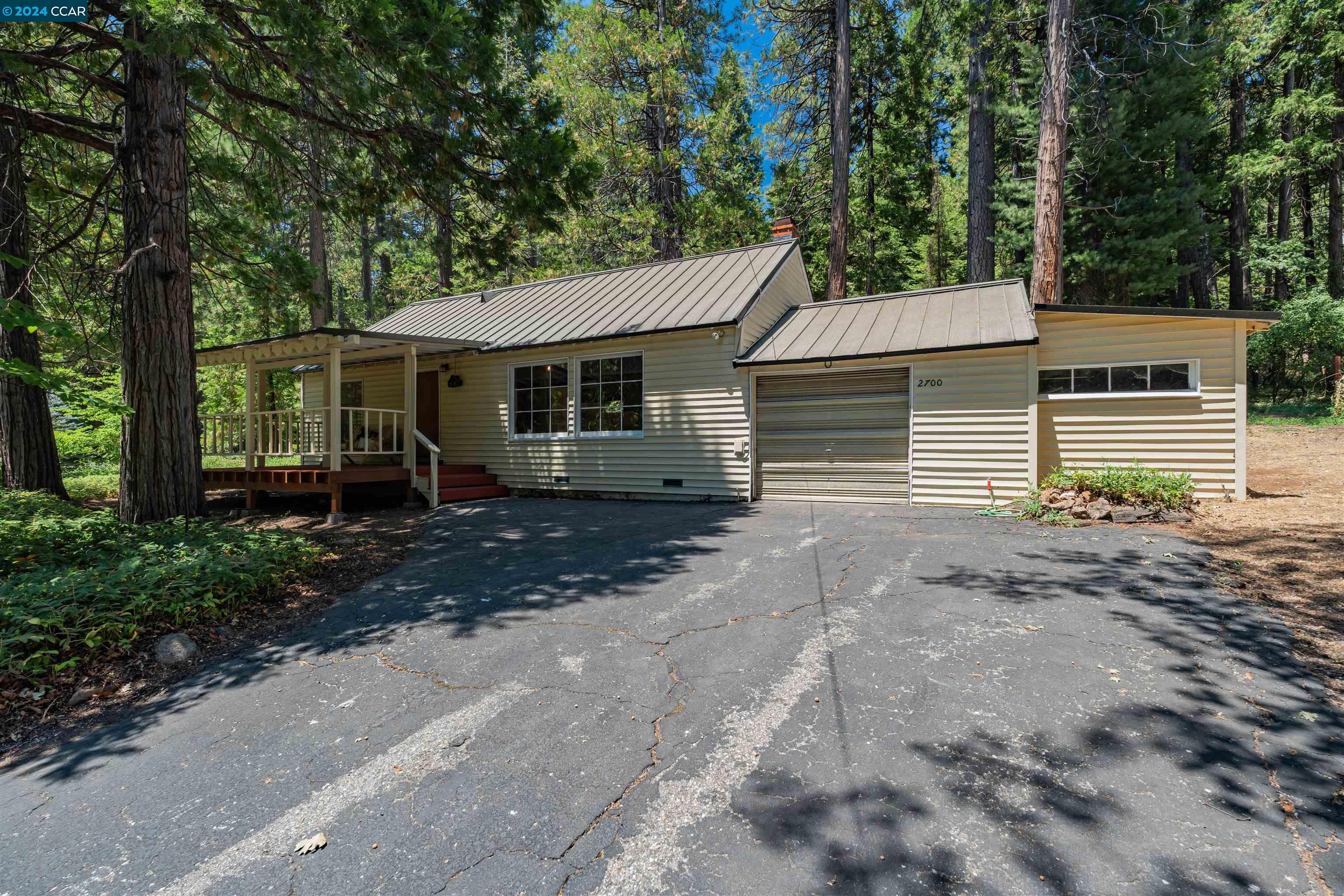 2700 Pine Dr