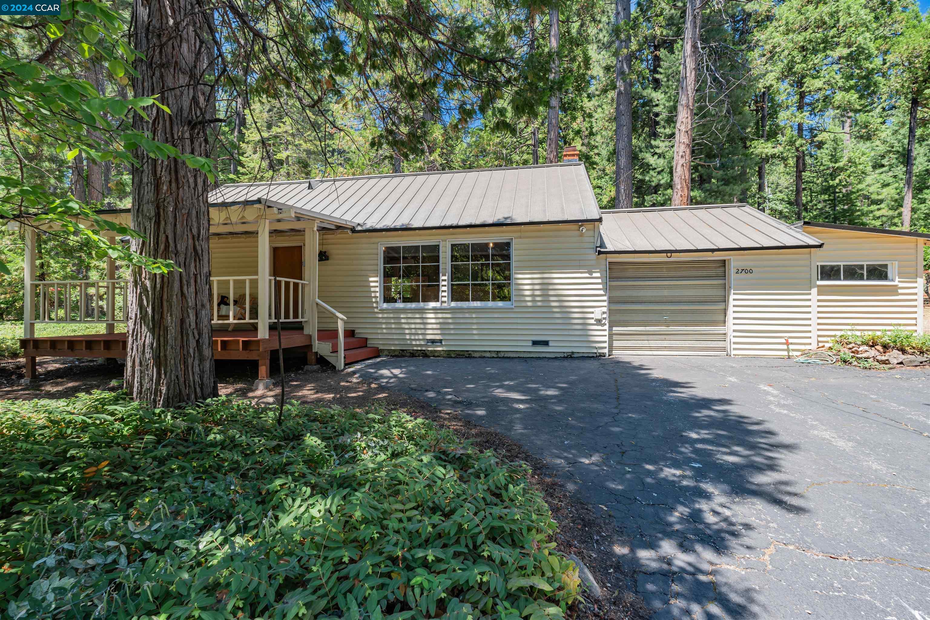 2700 Pine Dr