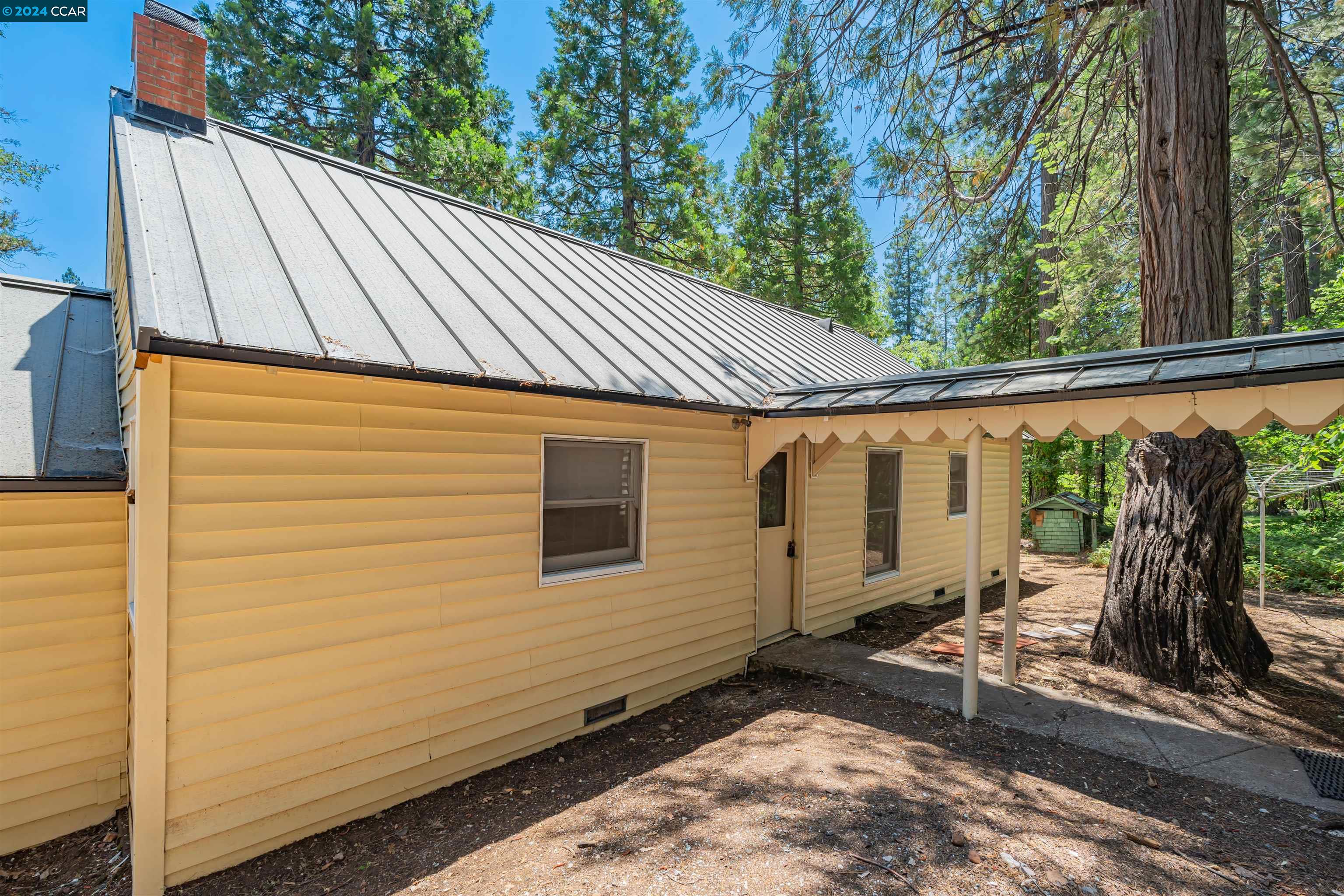 2700 Pine Dr