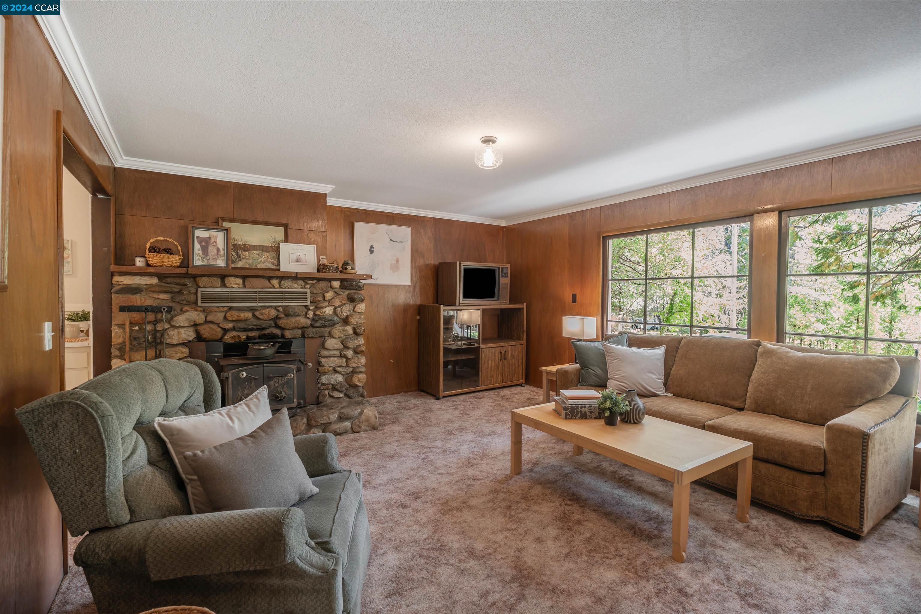 2700 Pine Dr