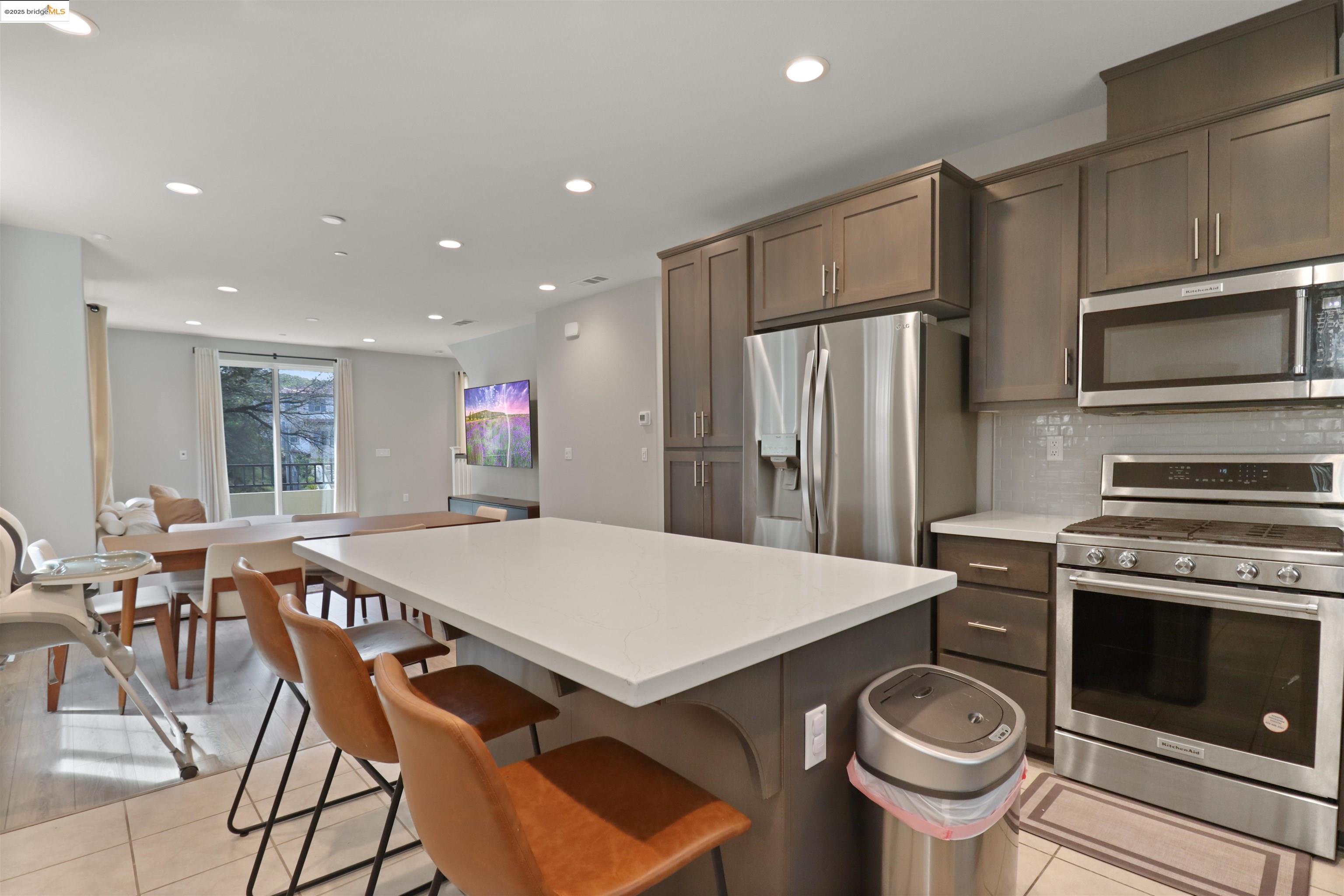 225 Laurel Knoll Dr