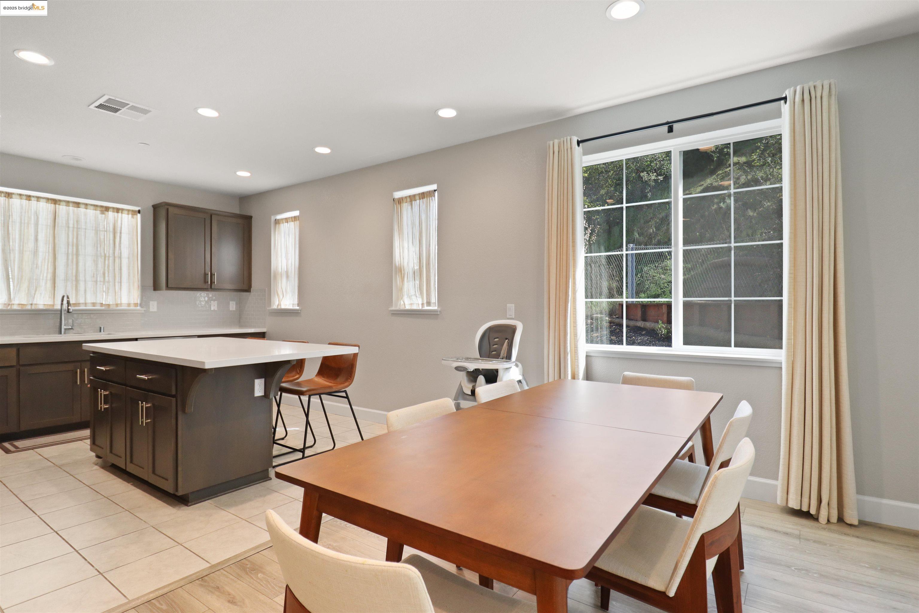 225 Laurel Knoll Dr
