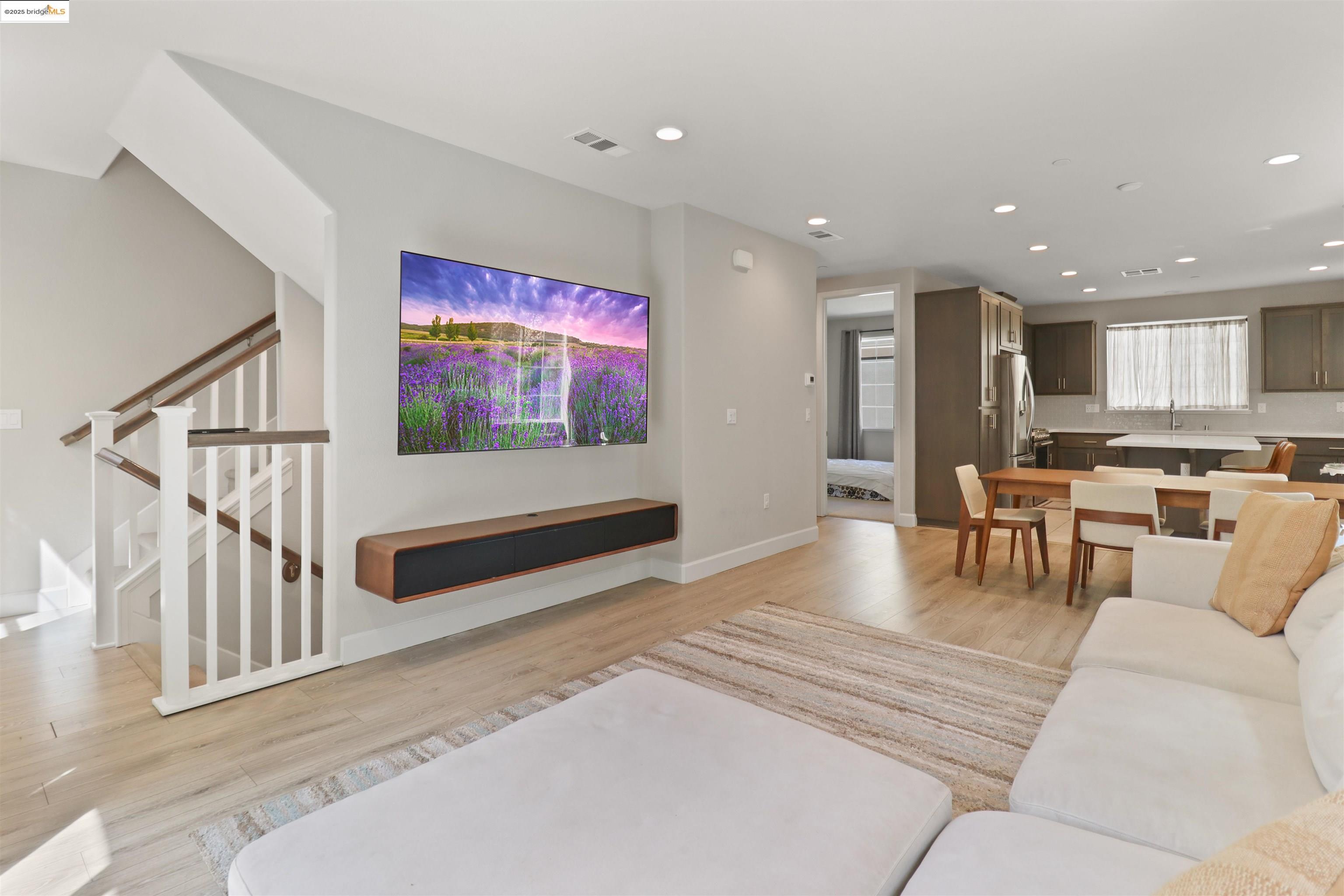 225 Laurel Knoll Dr