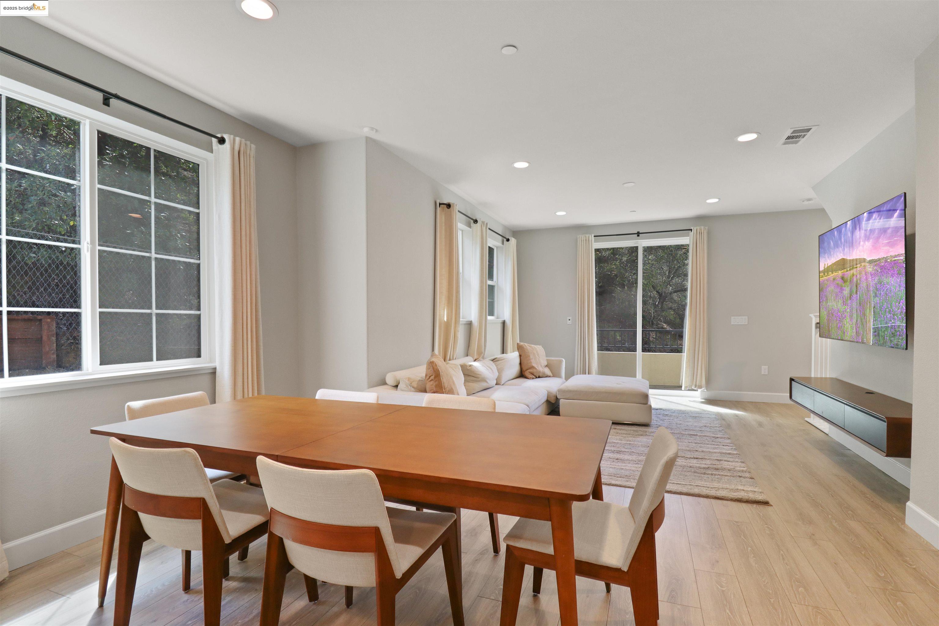 225 Laurel Knoll Dr