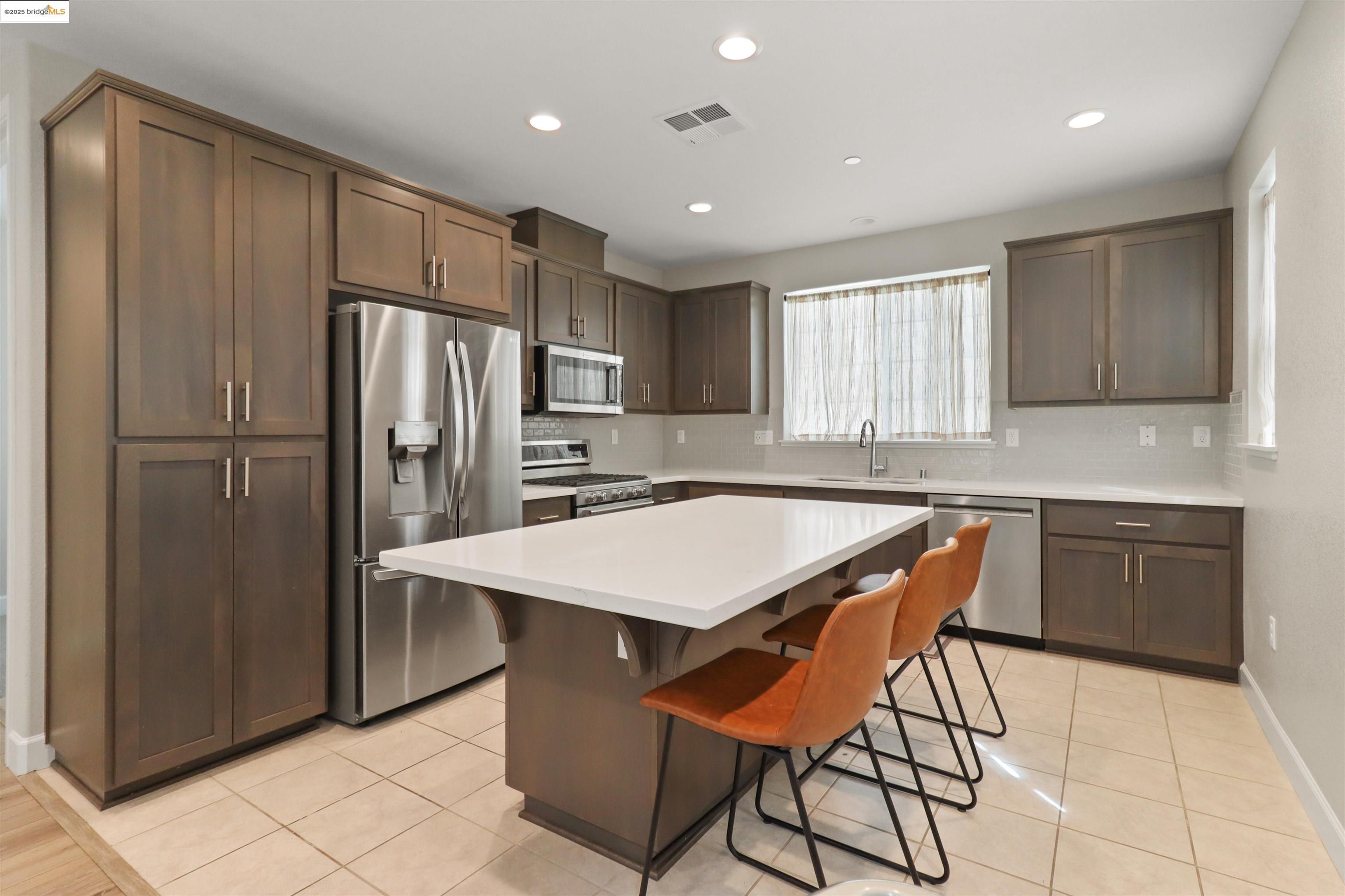 225 Laurel Knoll Dr