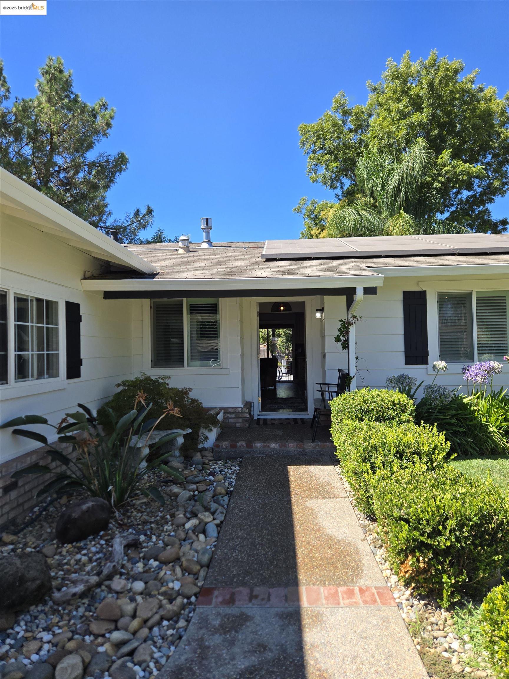 512 Corte Alta