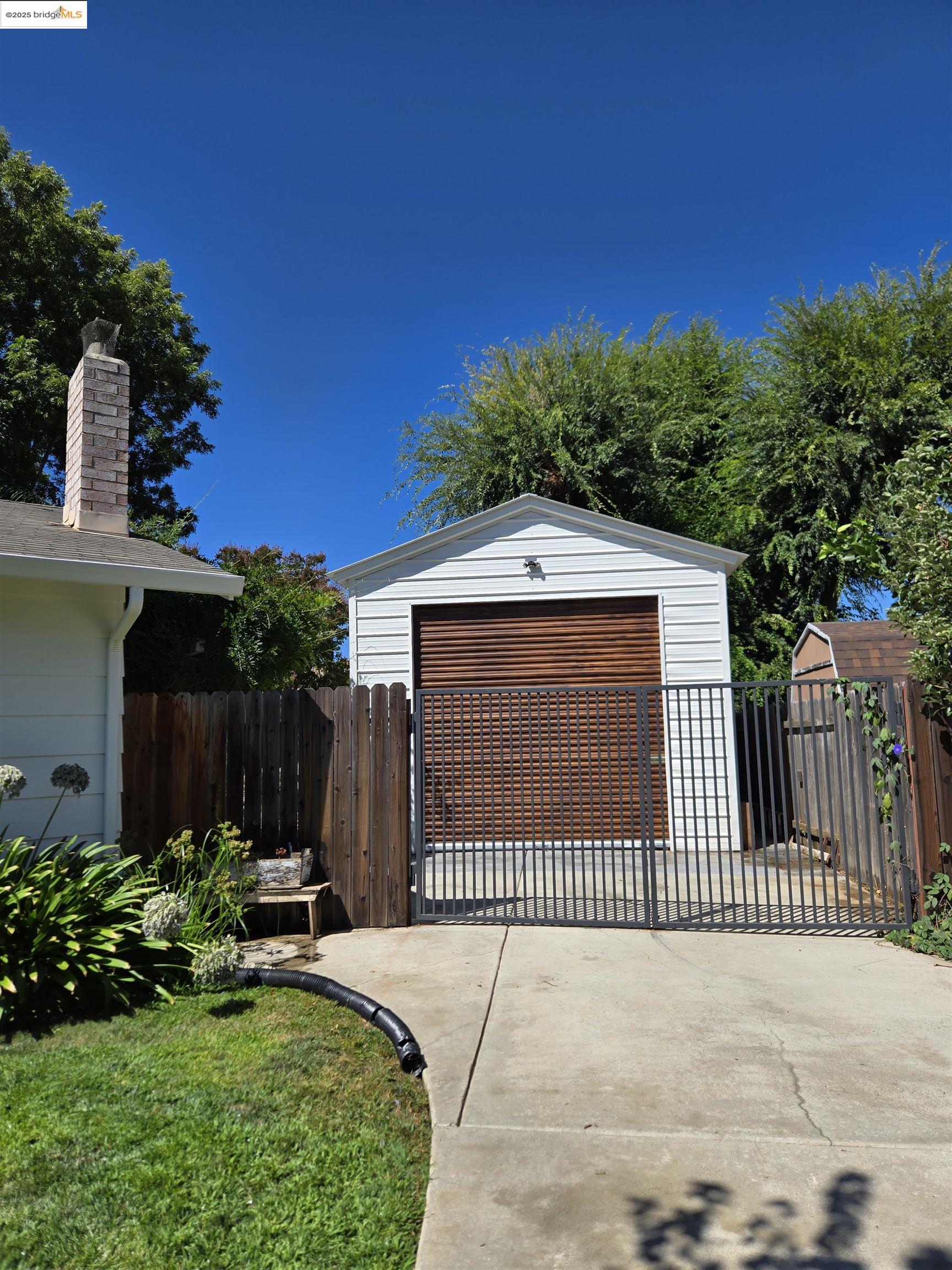 512 Corte Alta