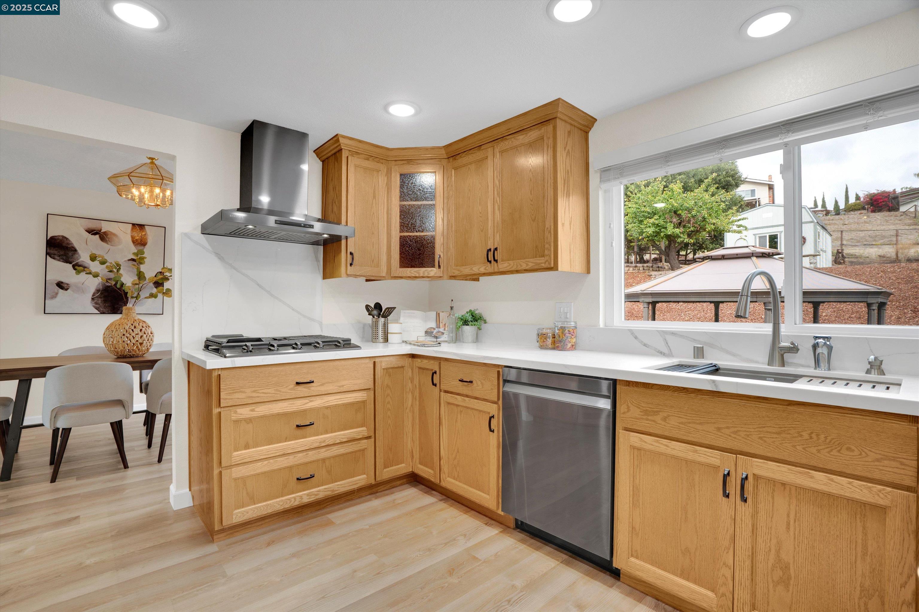 1112 Dennis Ct
