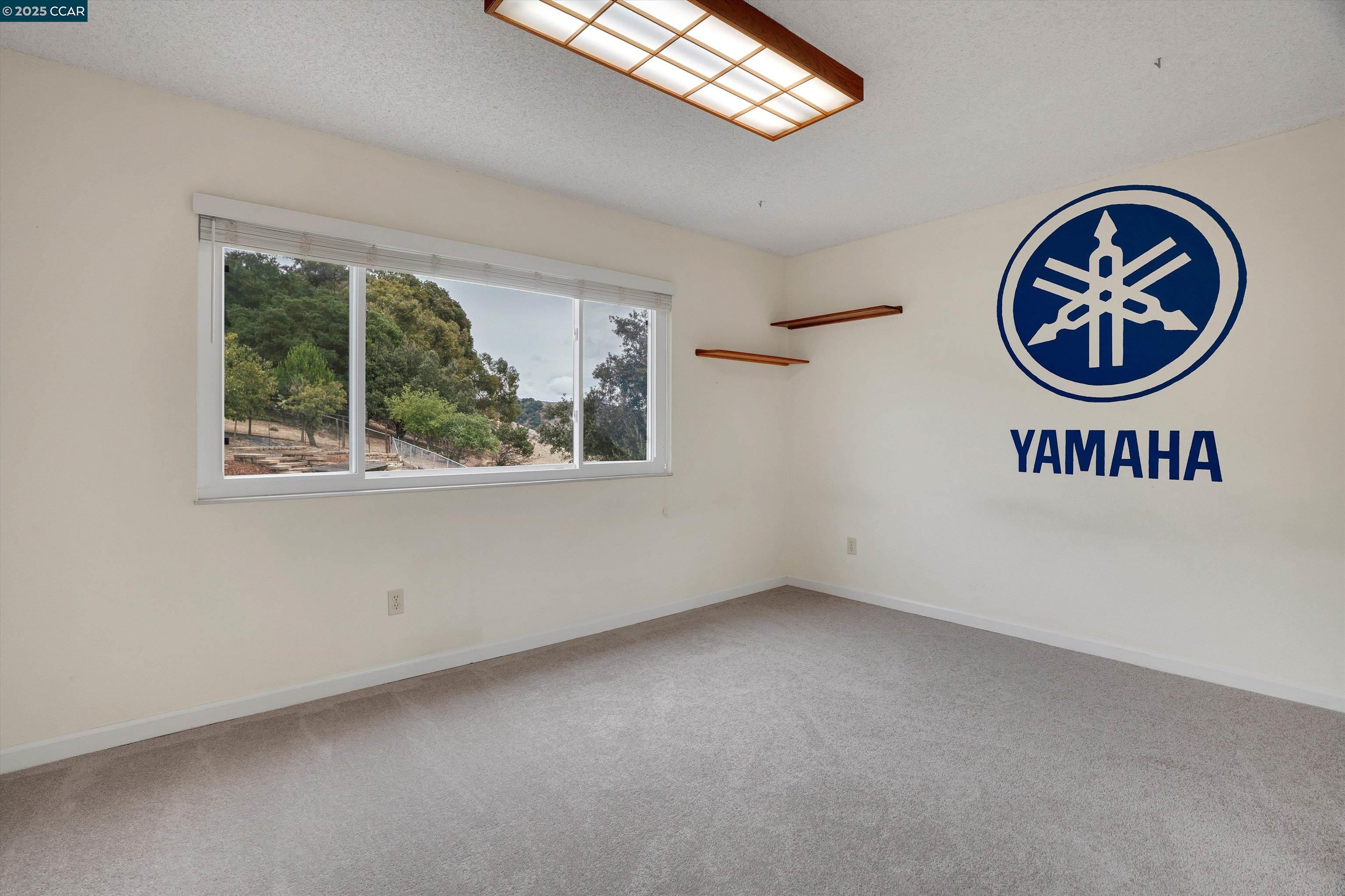 1112 Dennis Ct