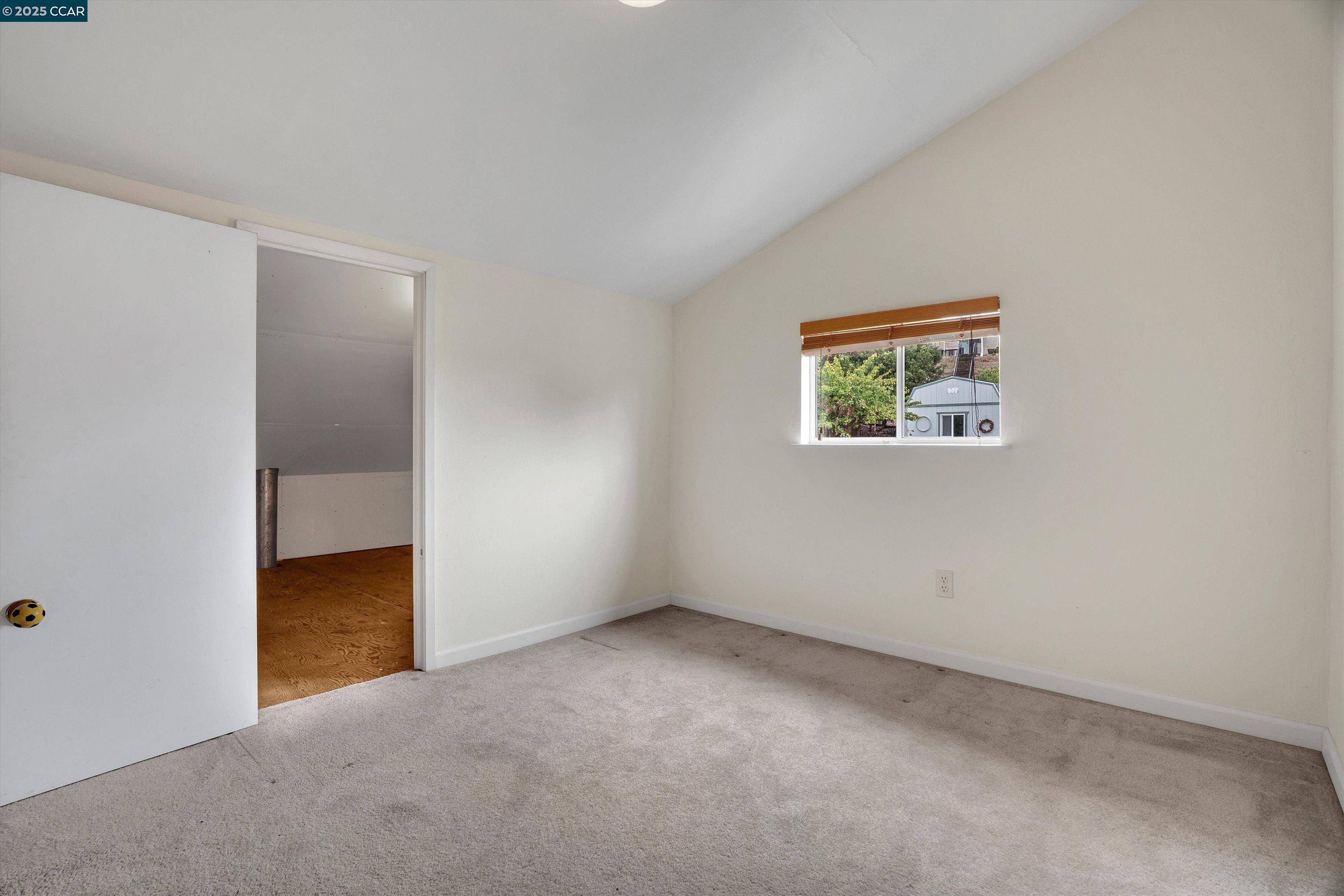 1112 Dennis Ct