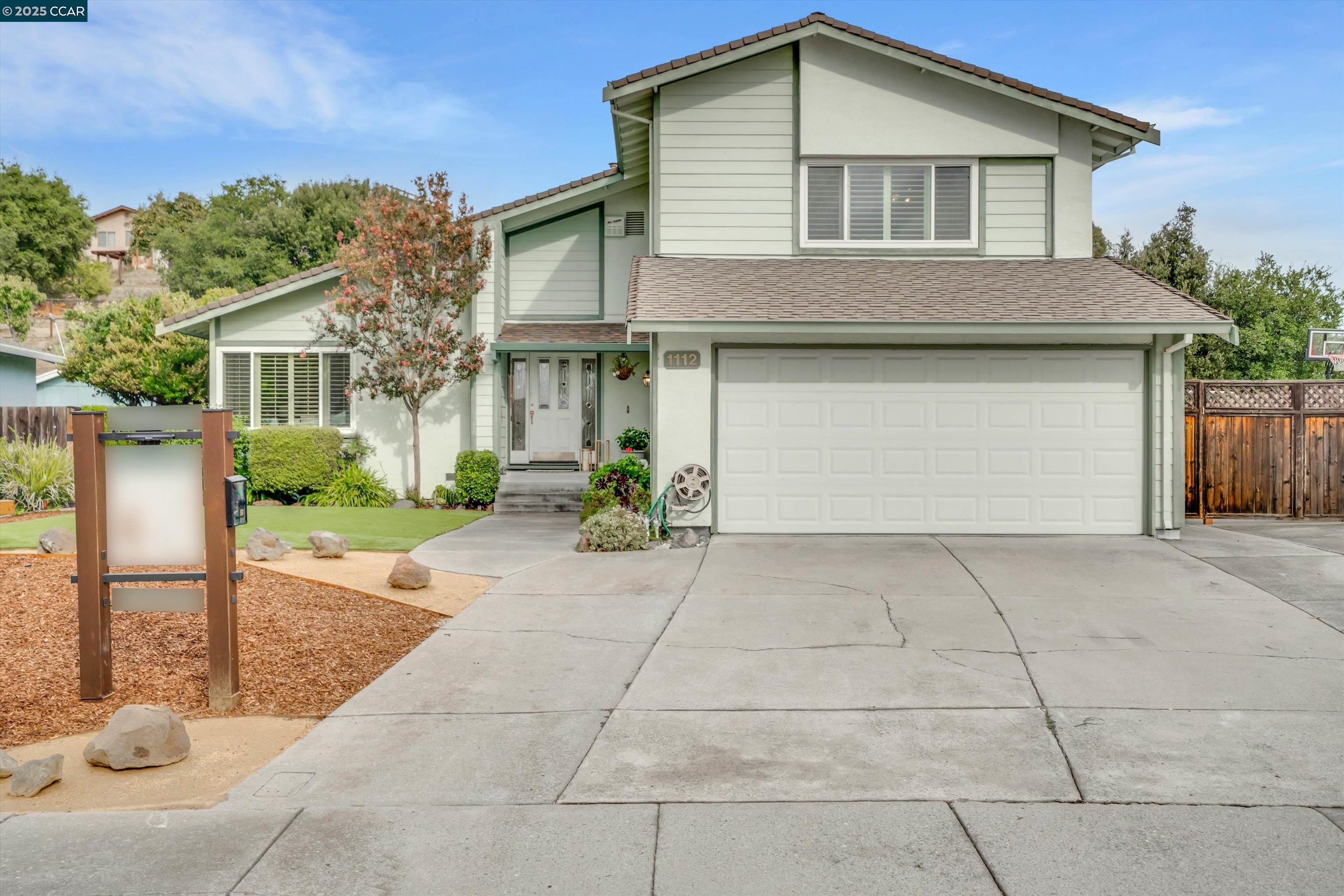 1112 Dennis Ct