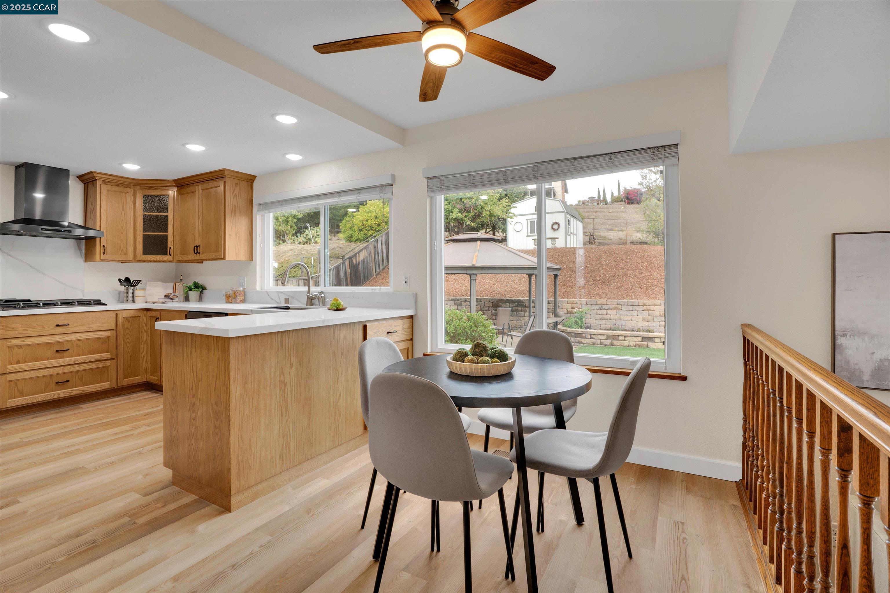 1112 Dennis Ct