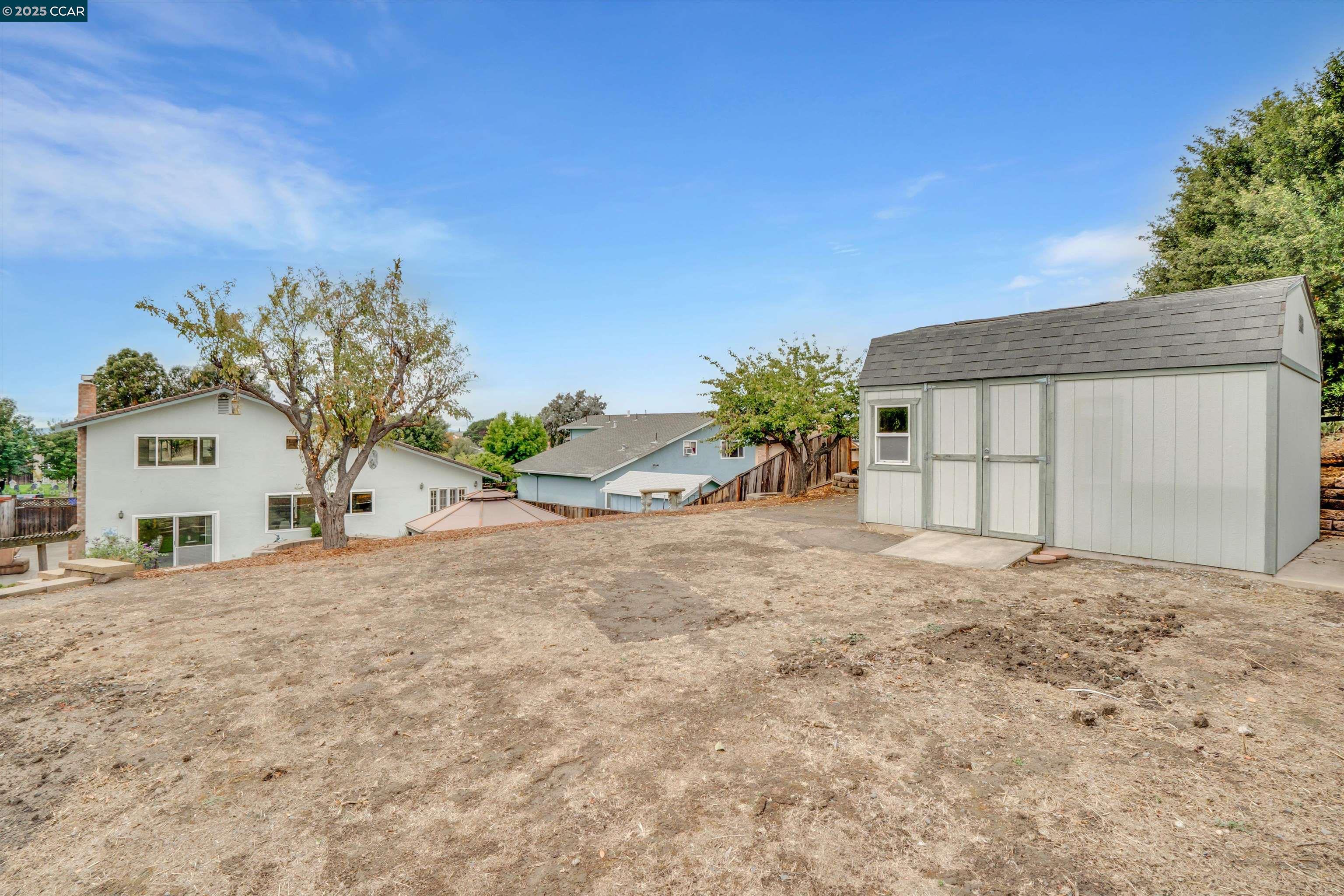 1112 Dennis Ct