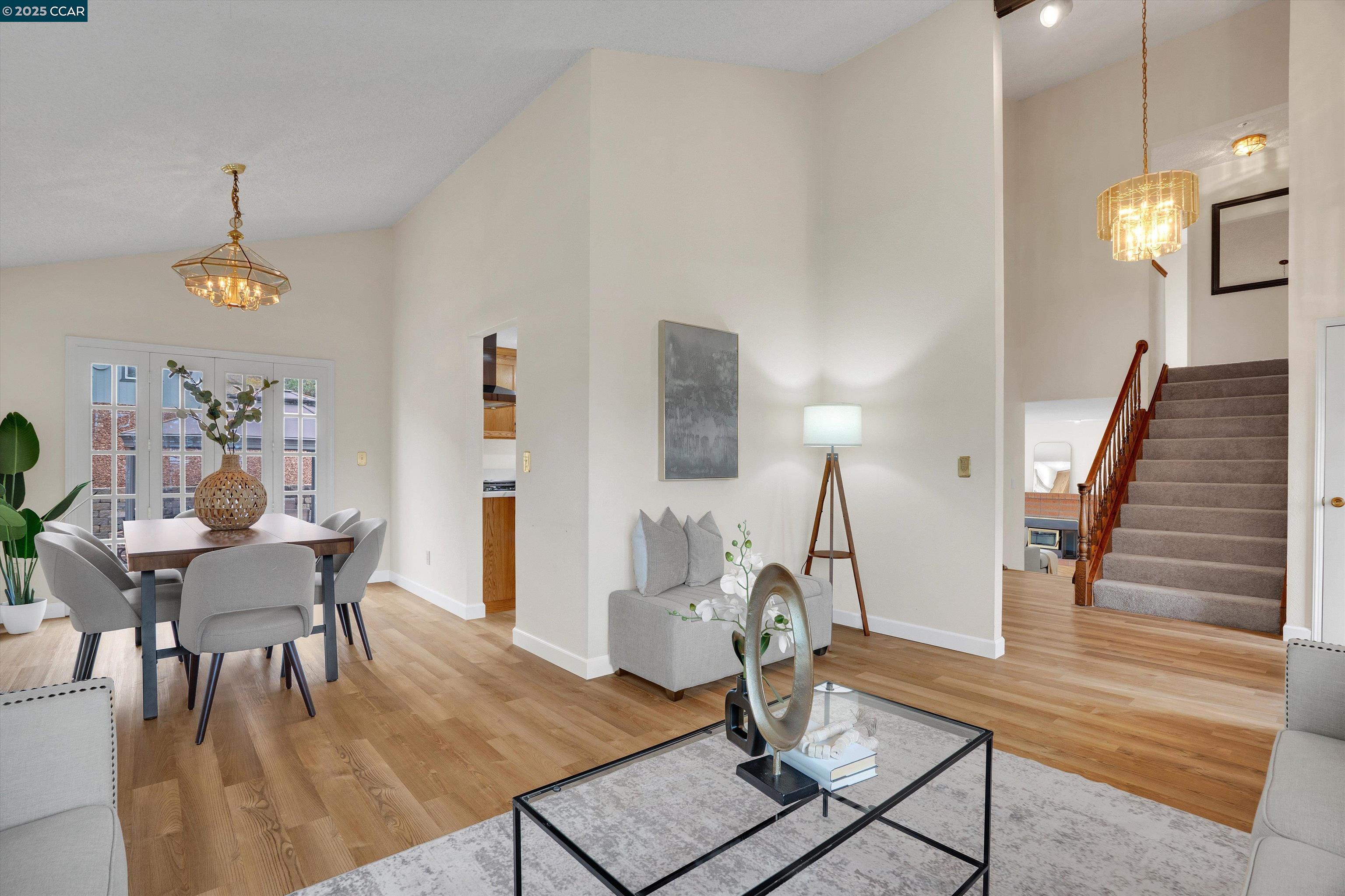 1112 Dennis Ct