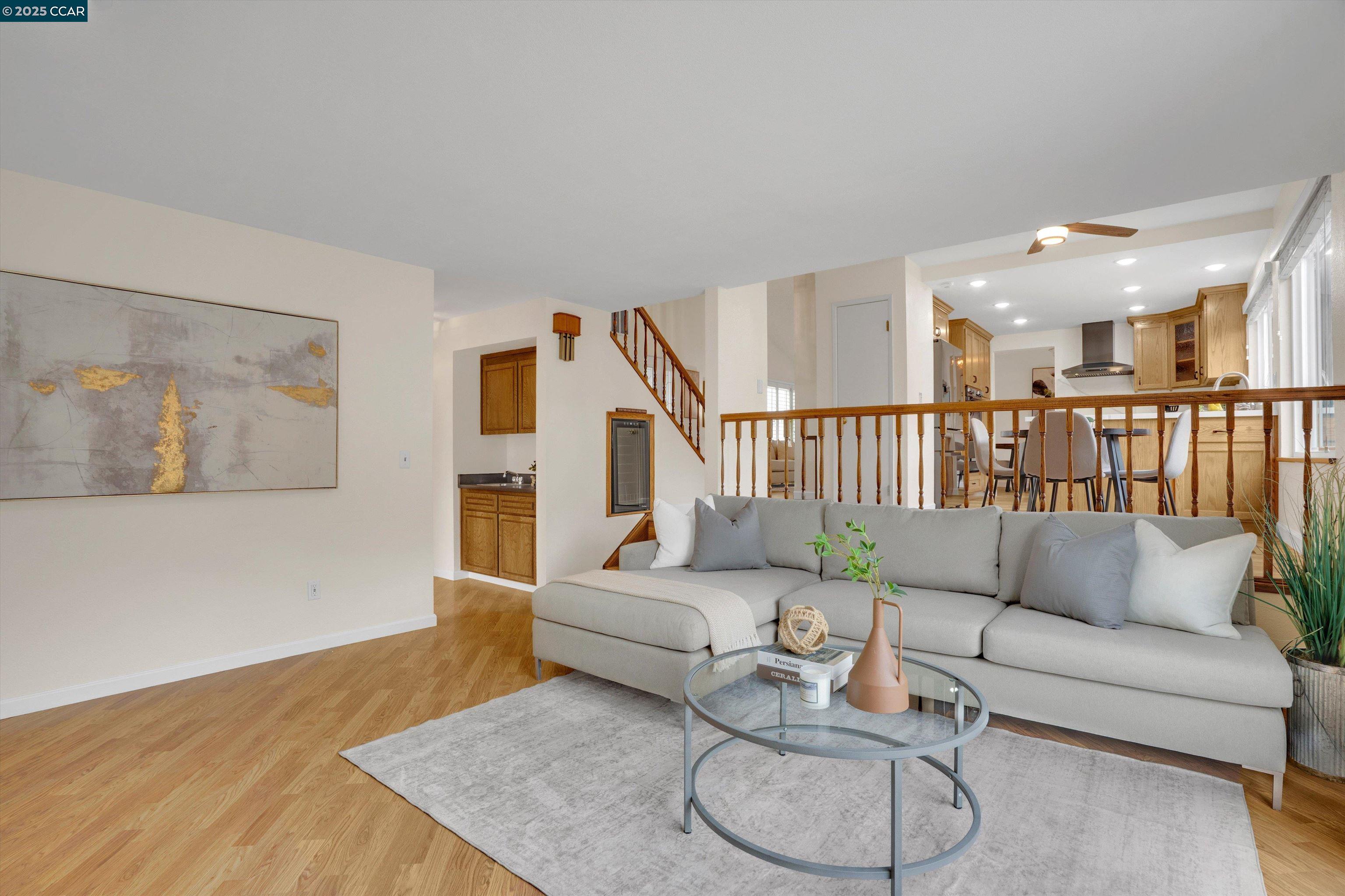 1112 Dennis Ct