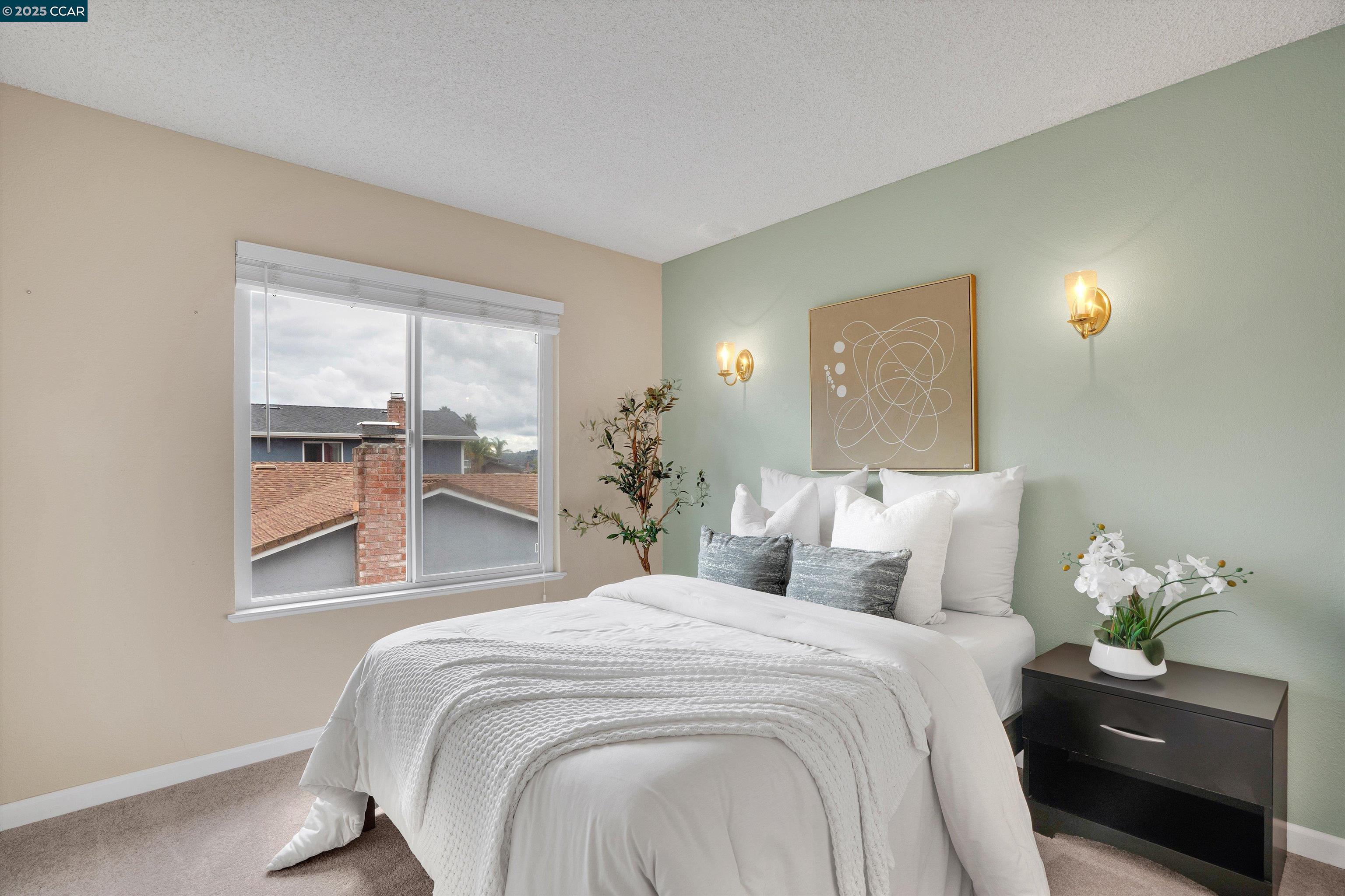 1112 Dennis Ct