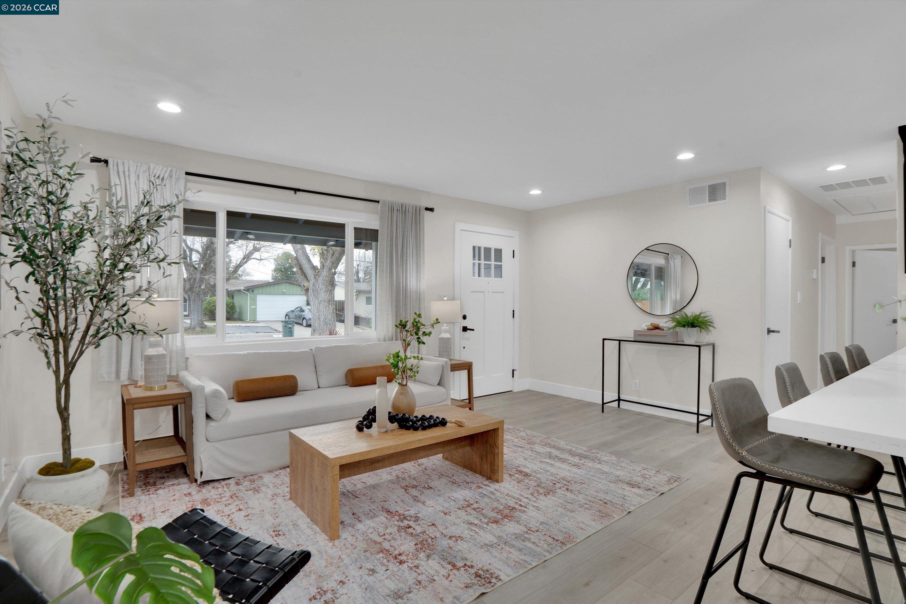 1290 Cypress Dr