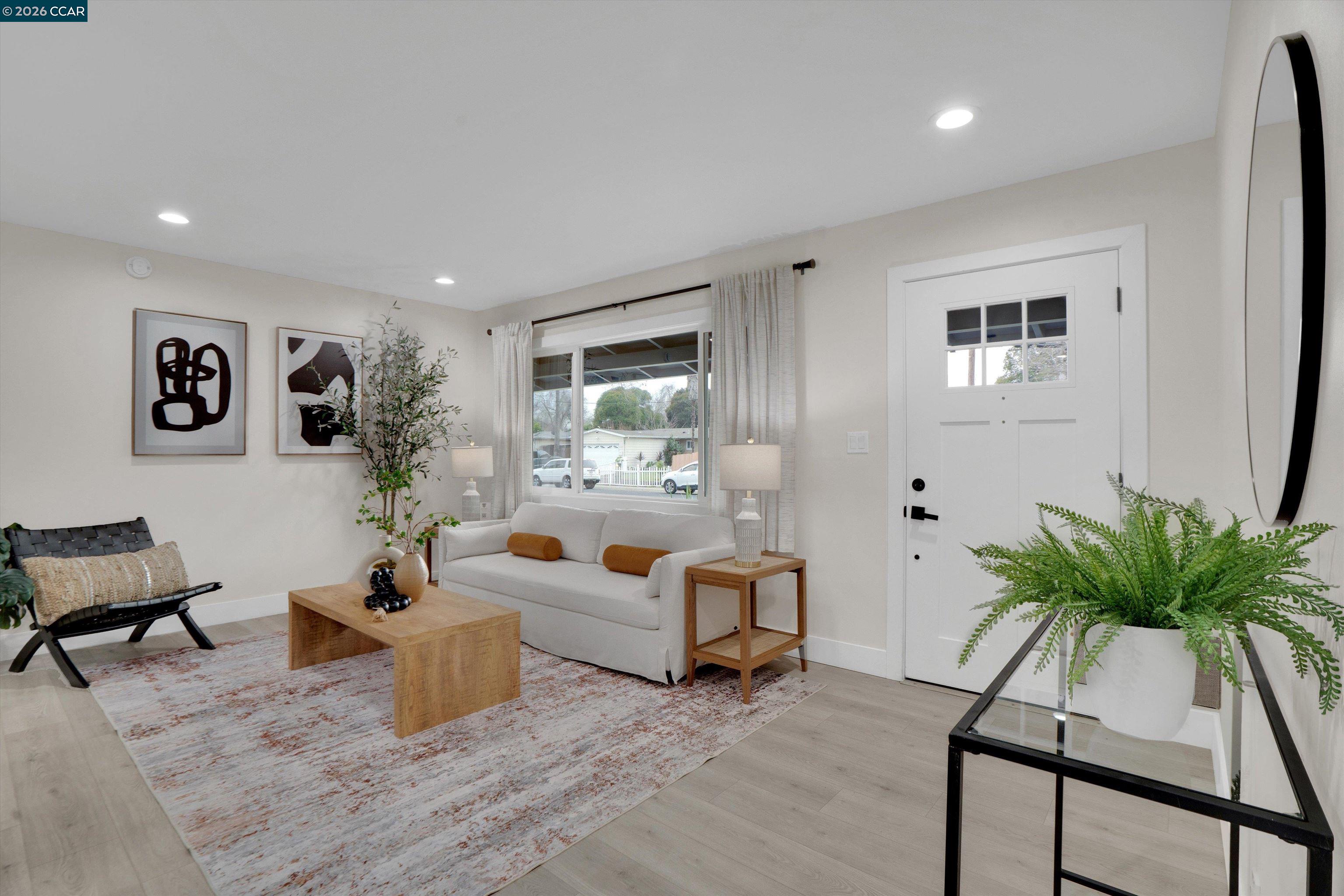 1290 Cypress Dr