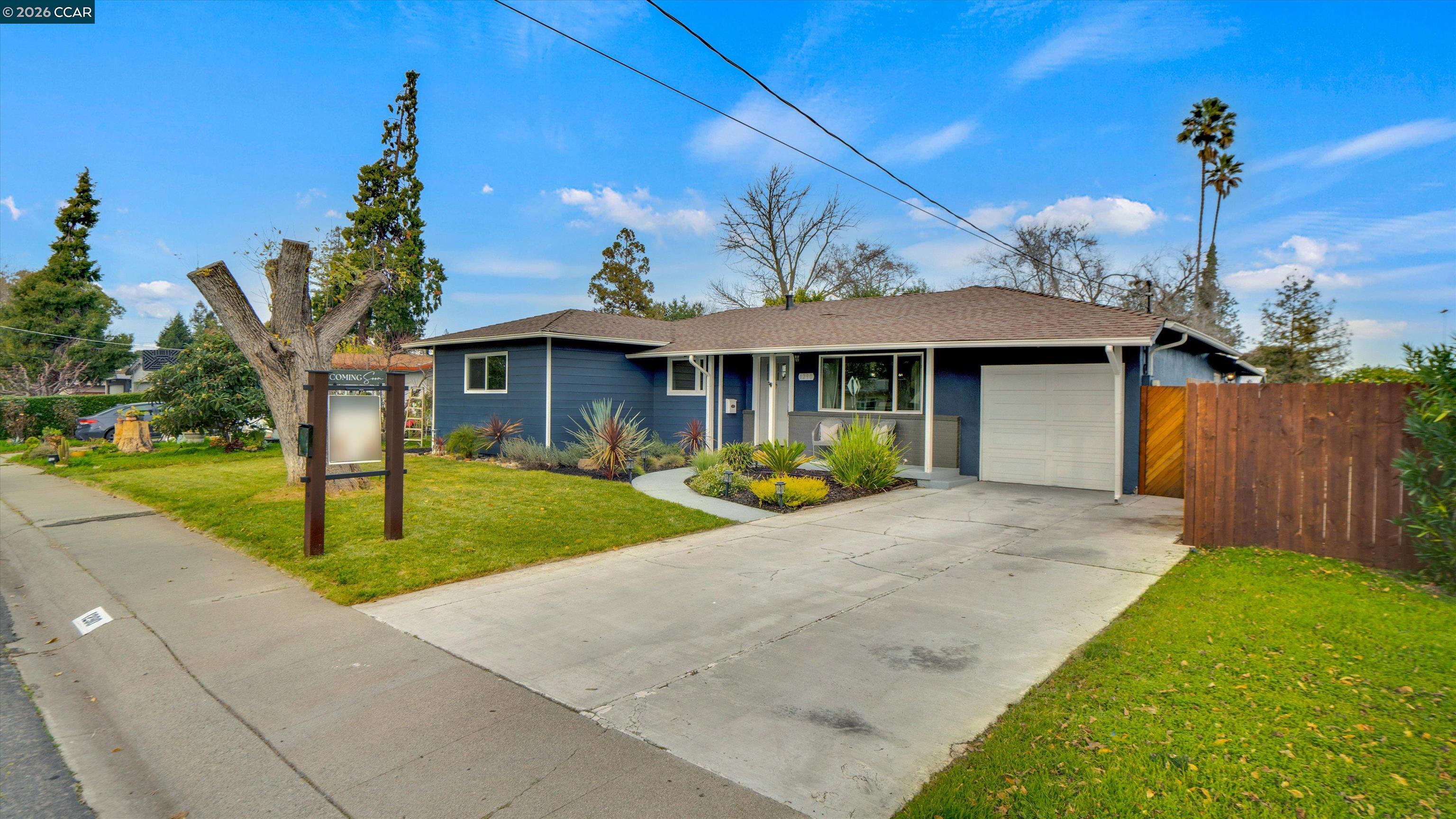 1290 Cypress Dr
