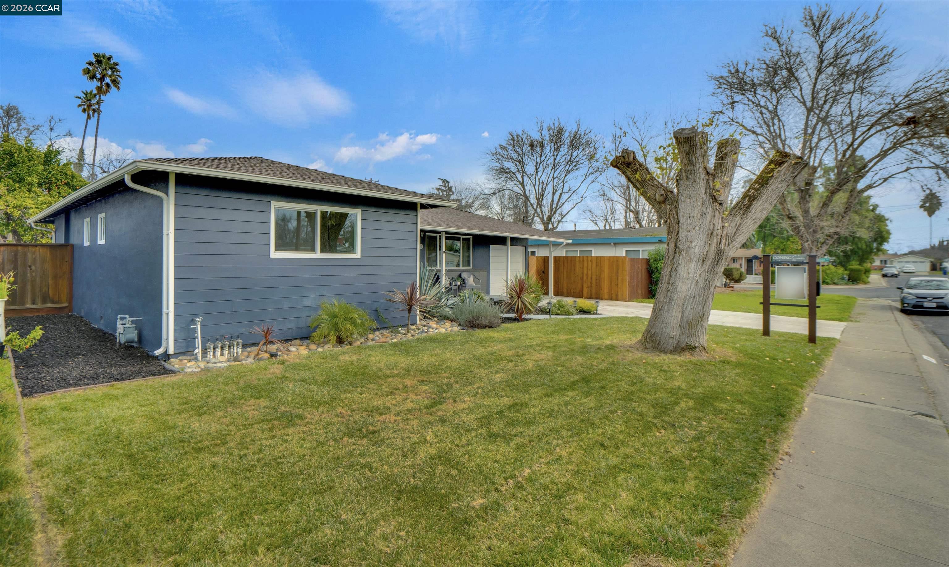 1290 Cypress Dr