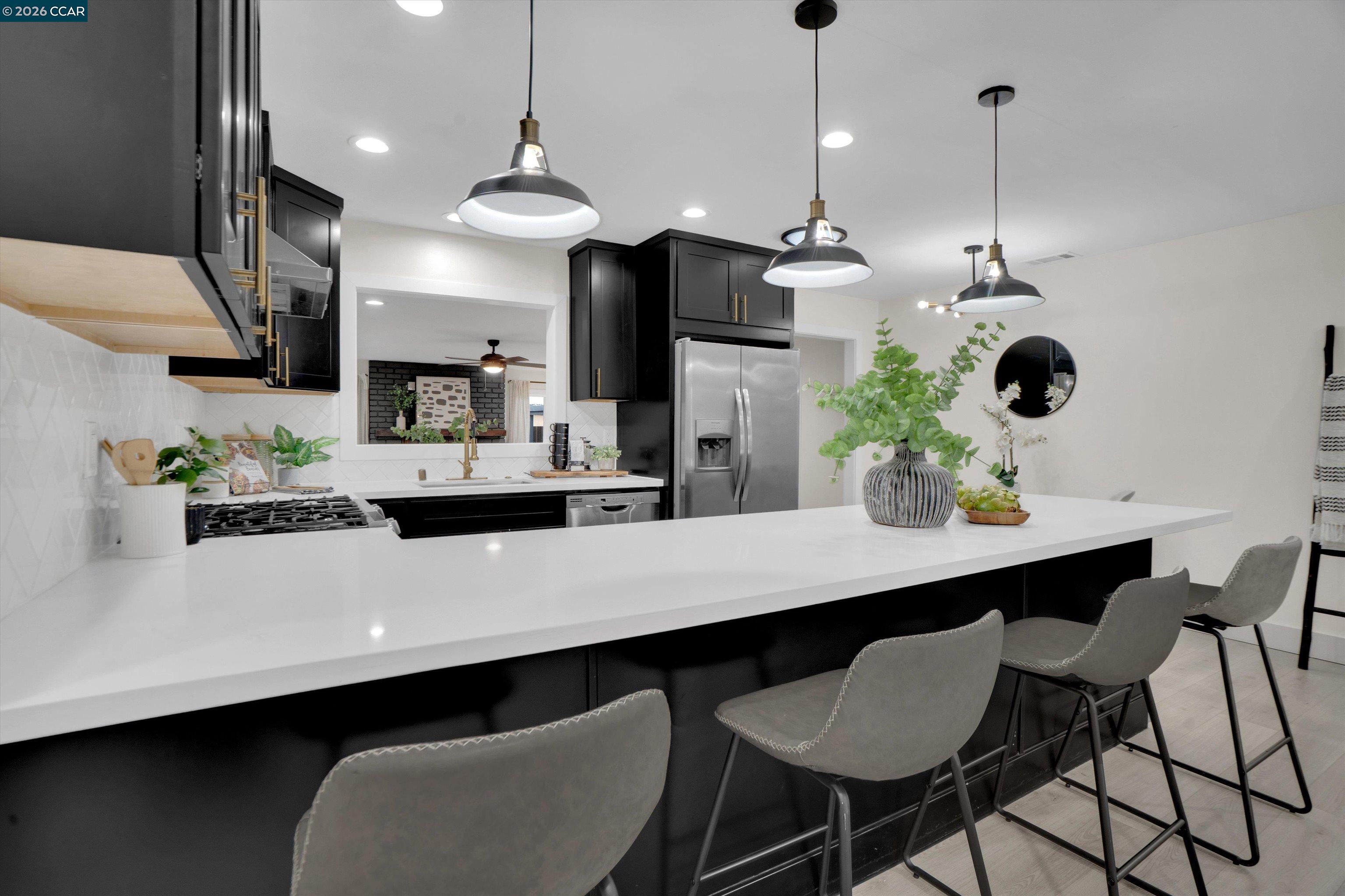 1290 Cypress Dr