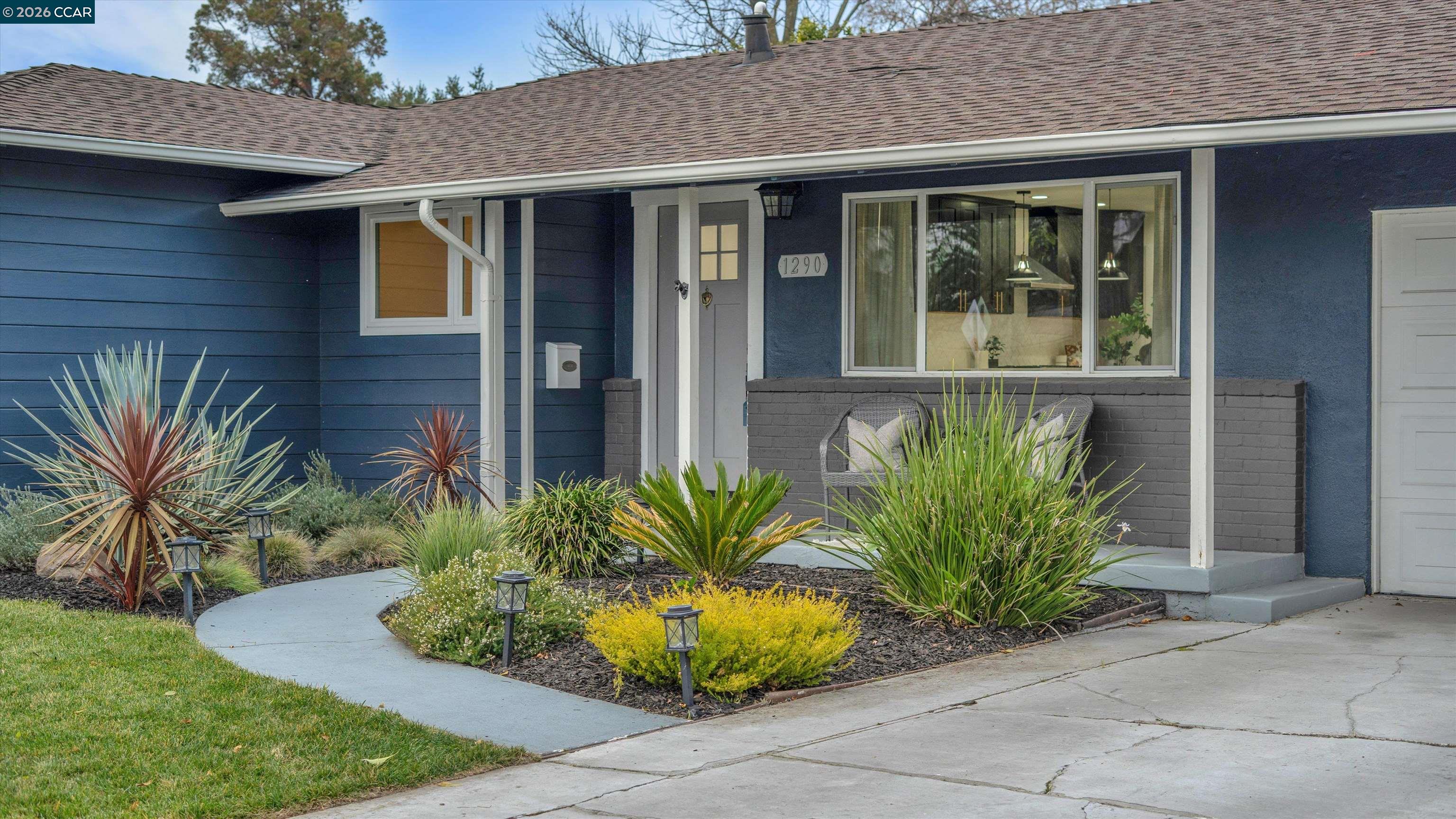 1290 Cypress Dr