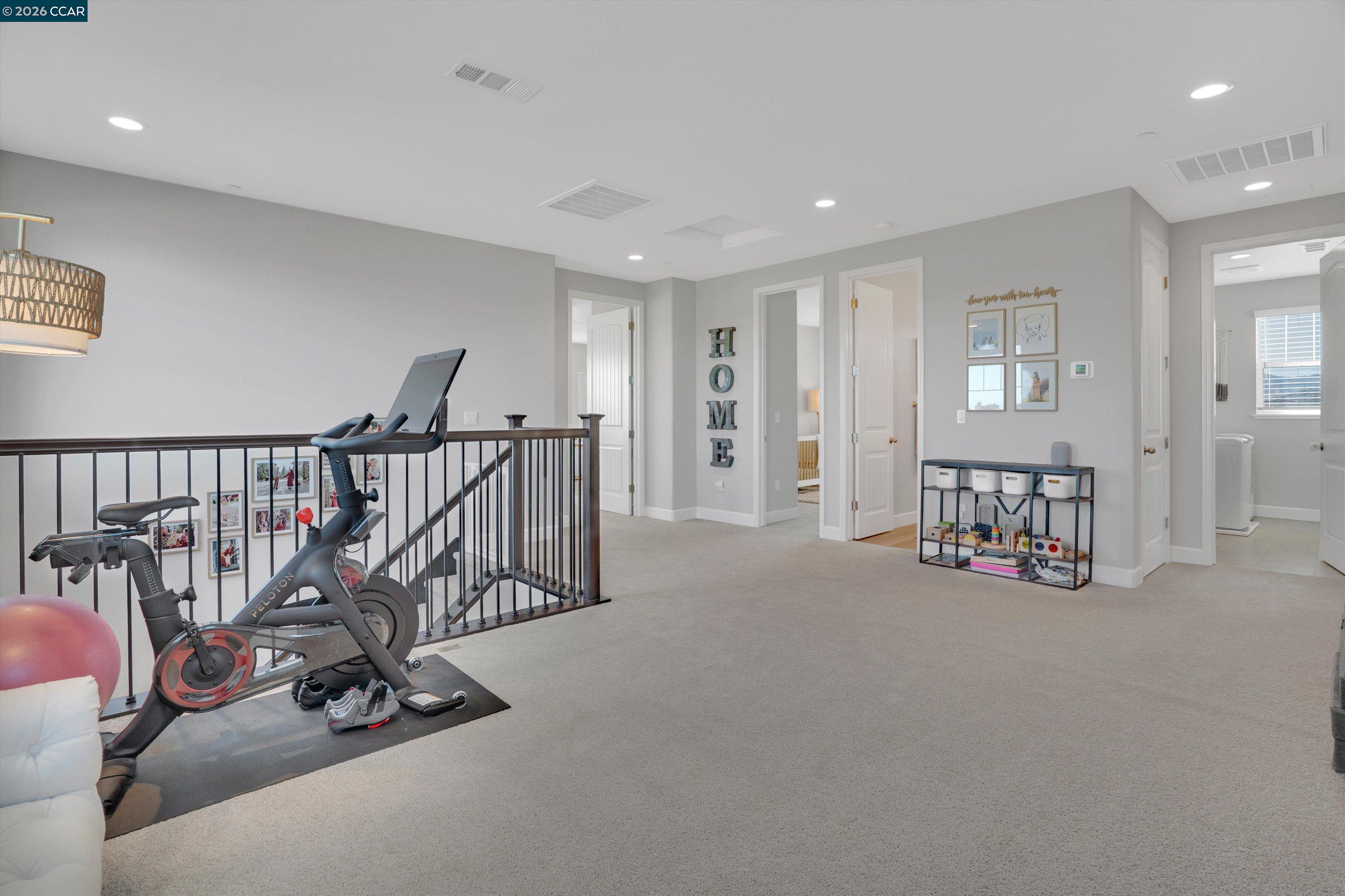 2037 Shrike Ct