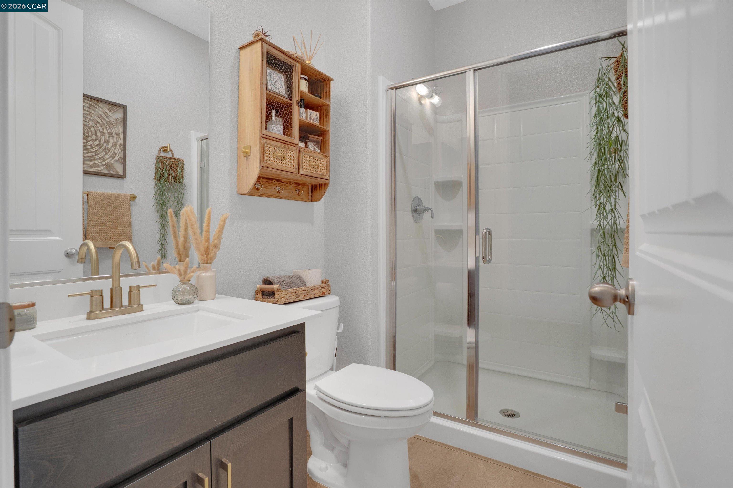2037 Shrike Ct