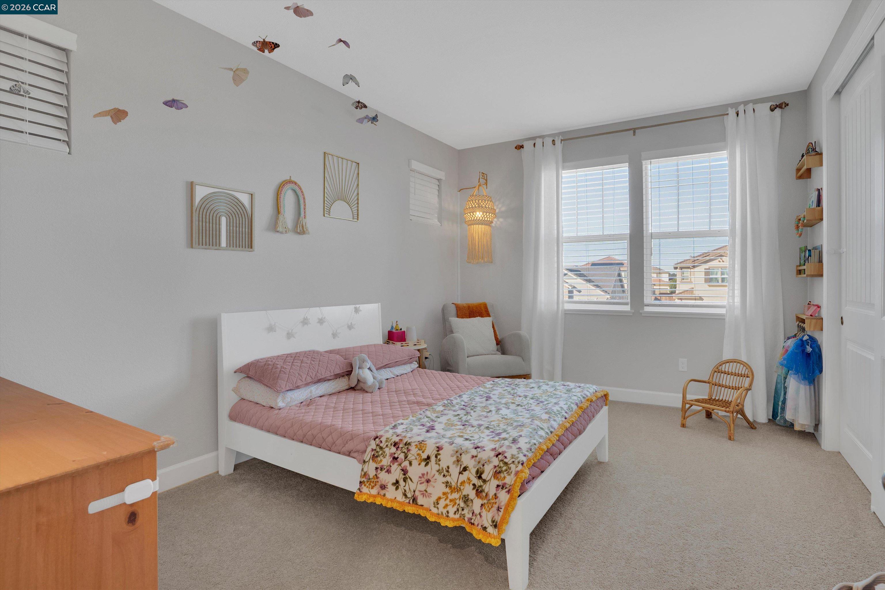 2037 Shrike Ct