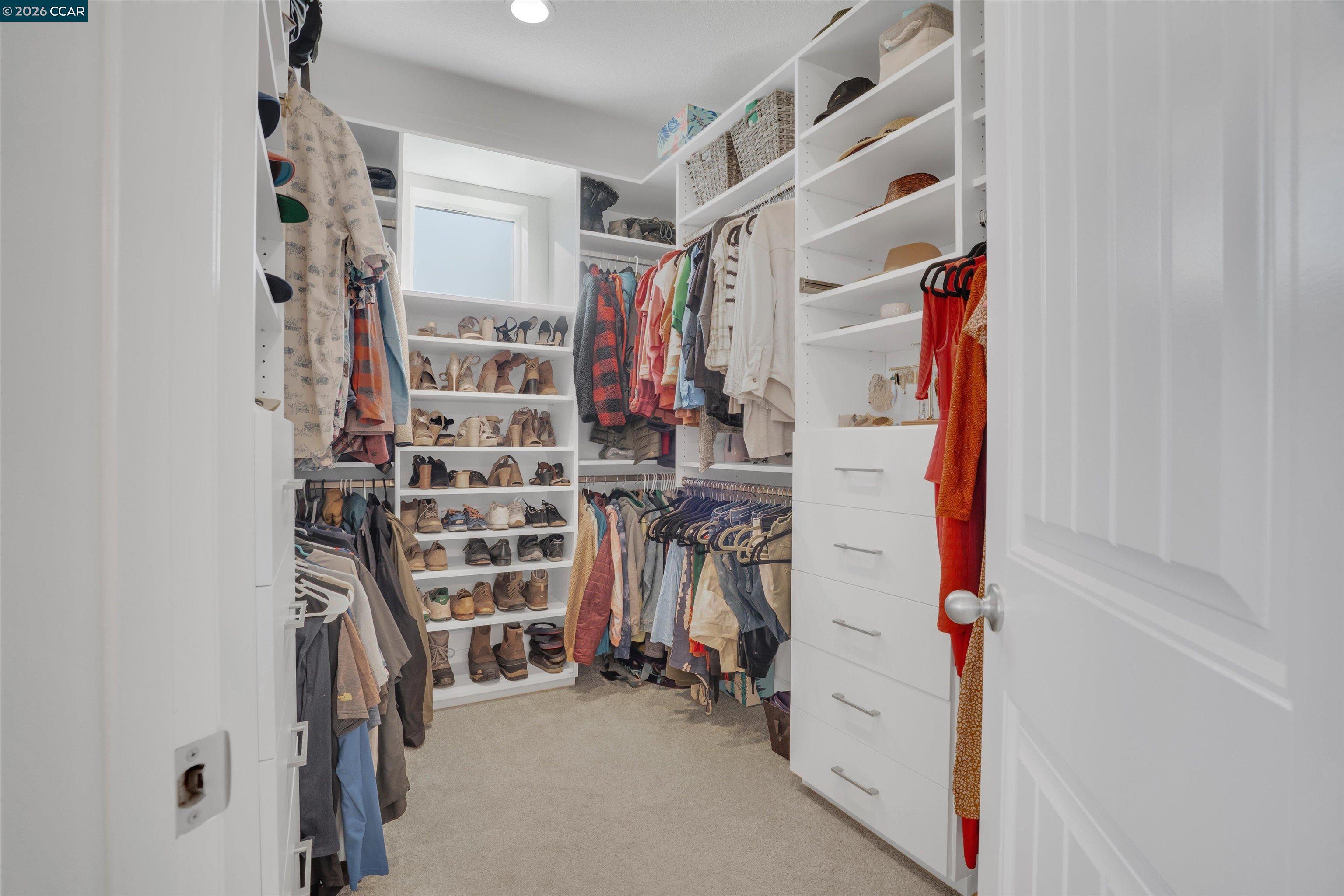 2037 Shrike Ct