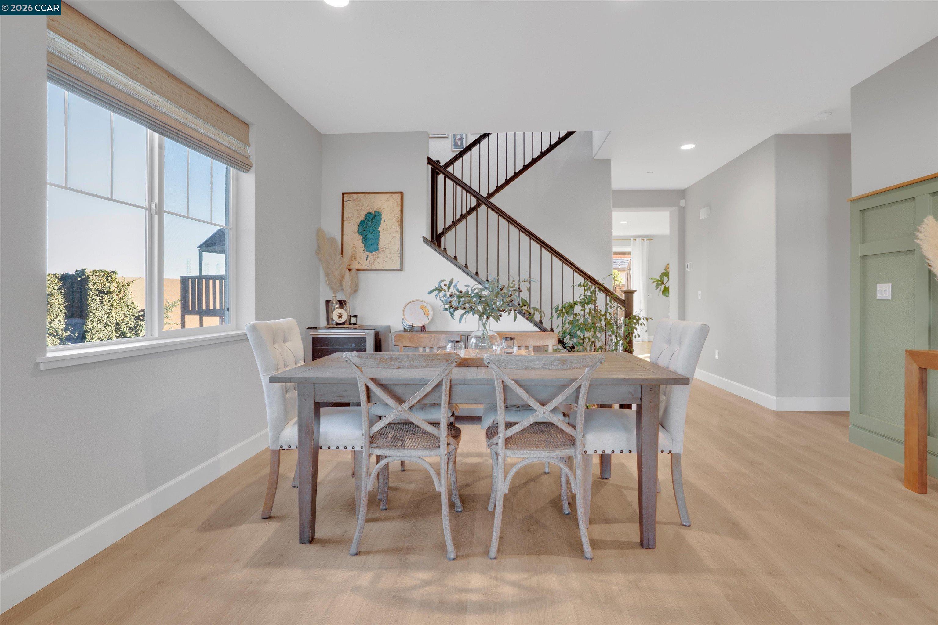 2037 Shrike Ct