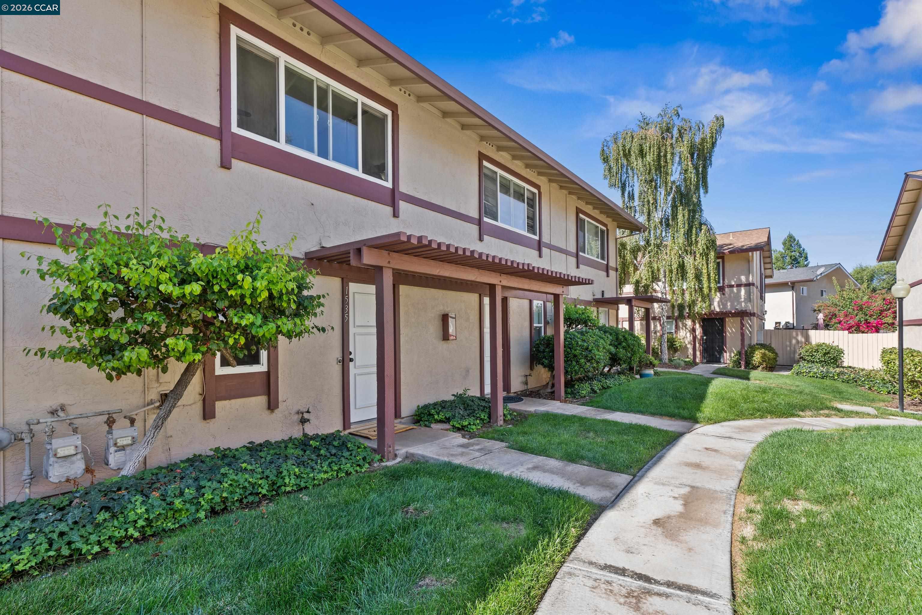 1535 Parkwood Pl