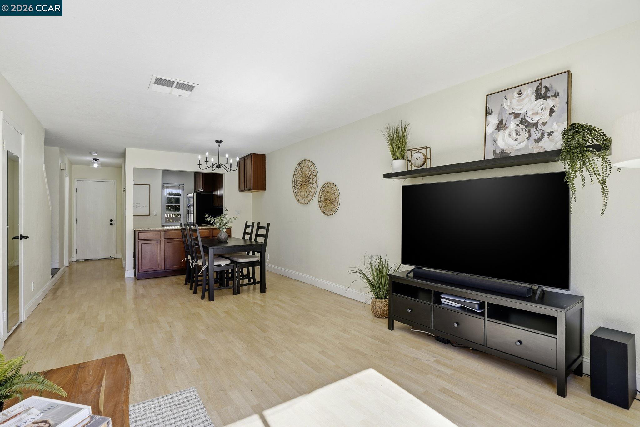1535 Parkwood Pl
