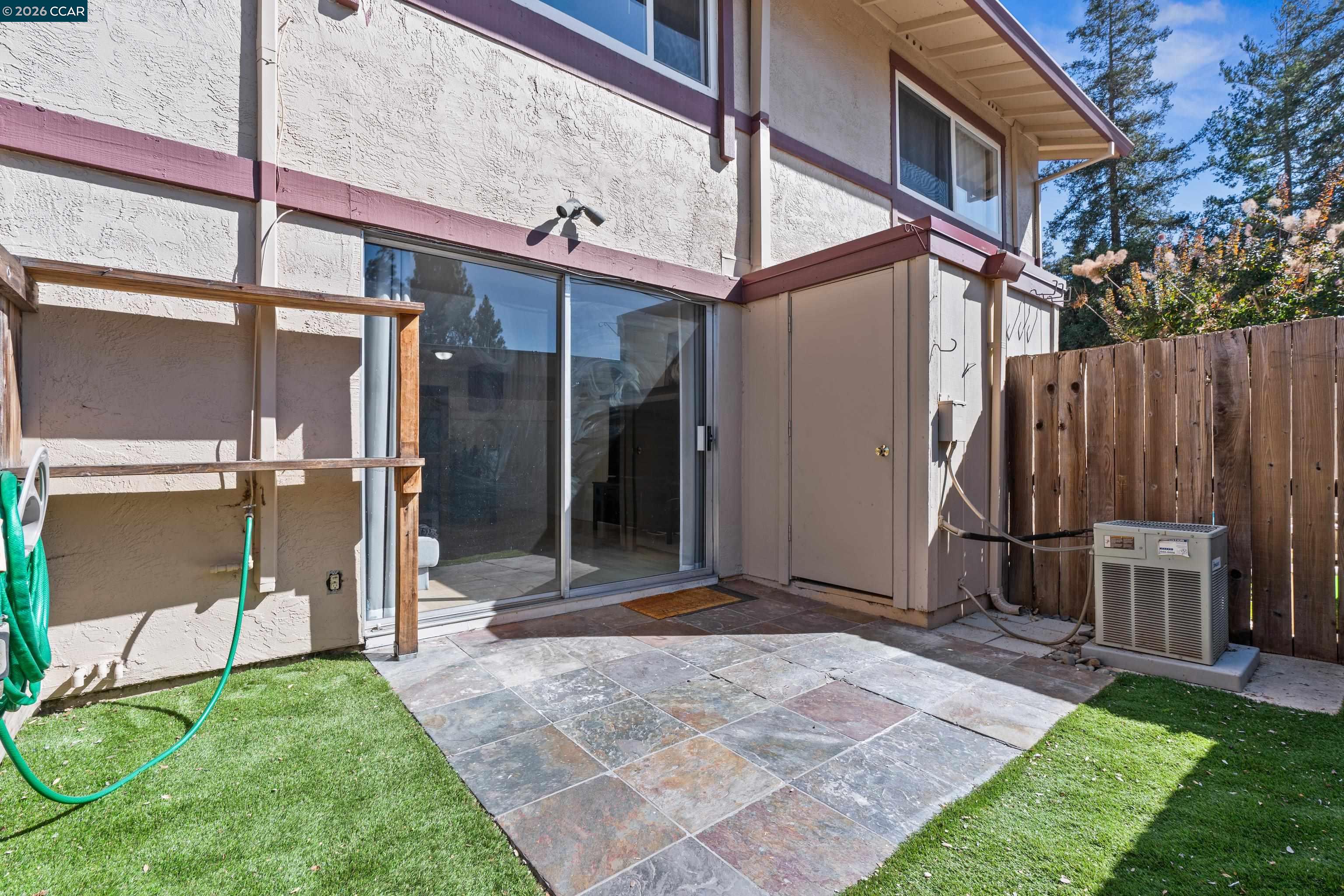 1535 Parkwood Pl