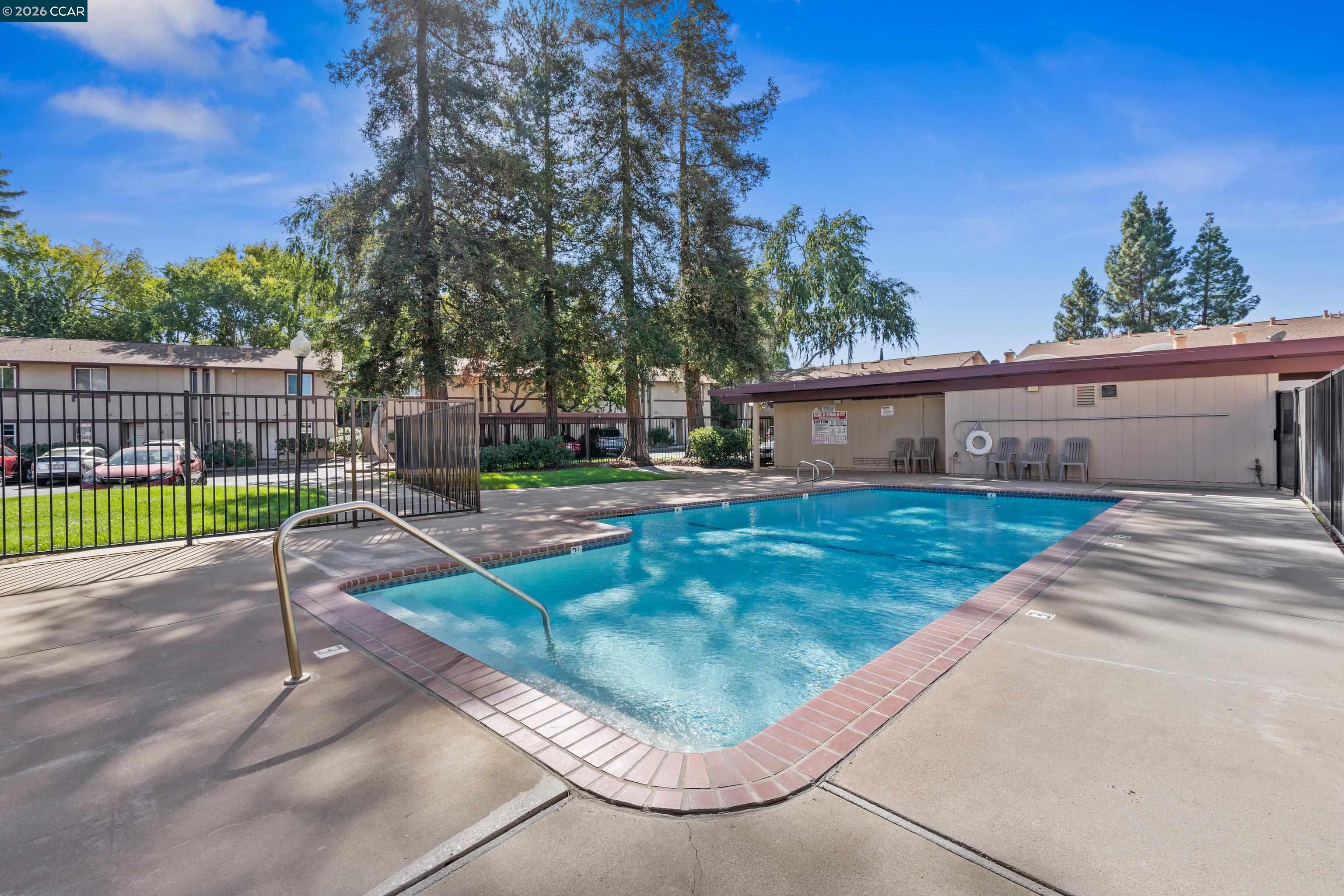 1535 Parkwood Pl