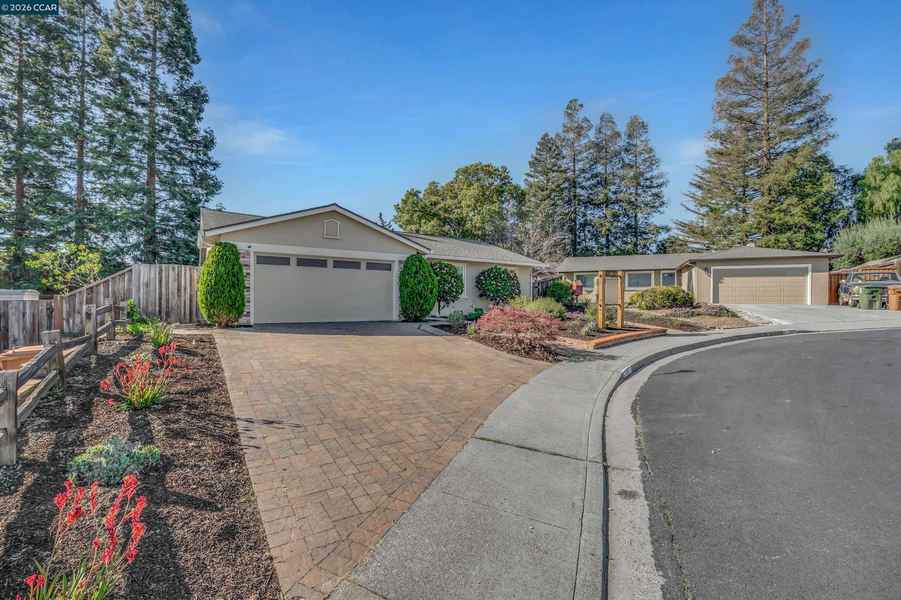 2045 Mcmillan Ct