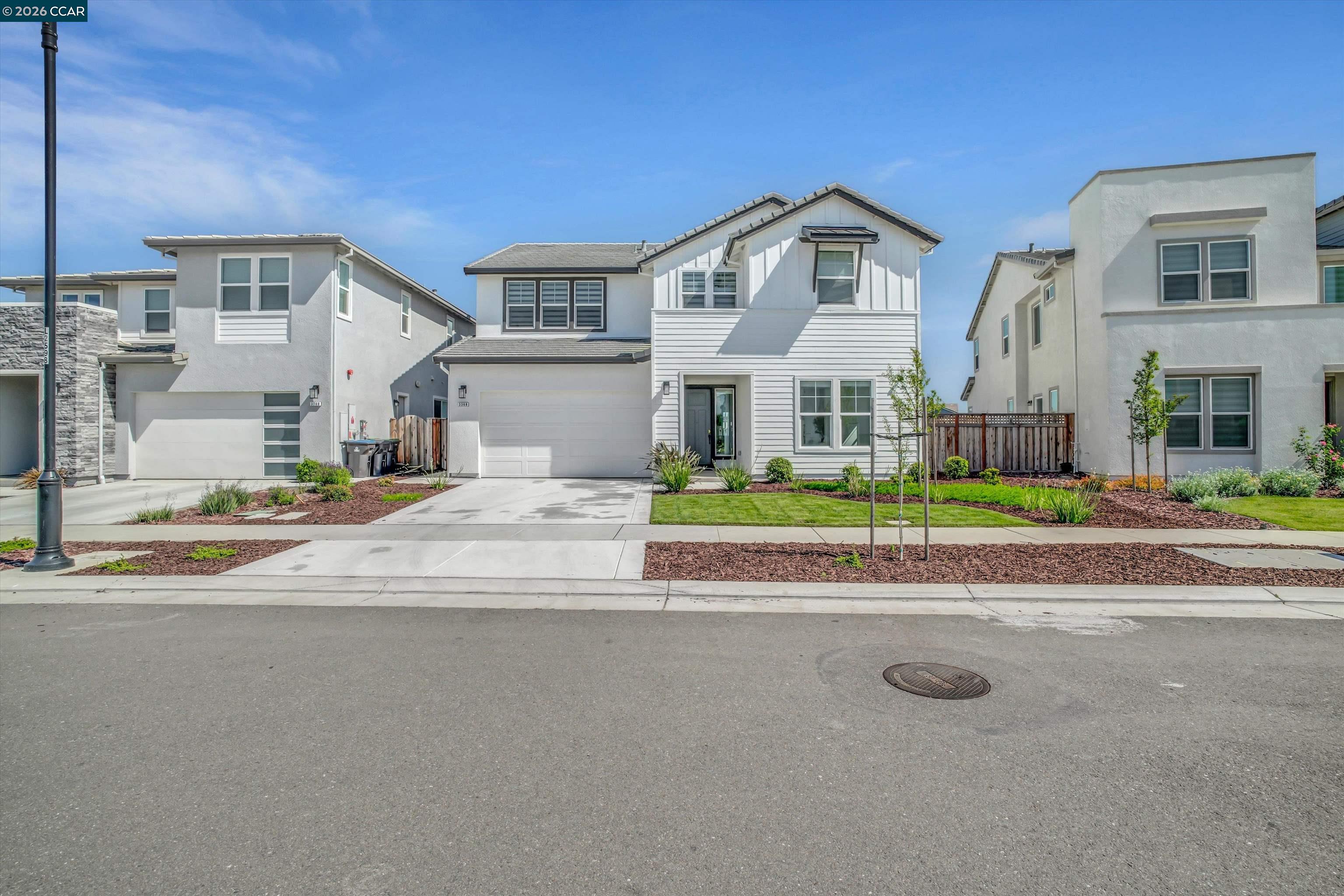 3368 Mulholland Dr