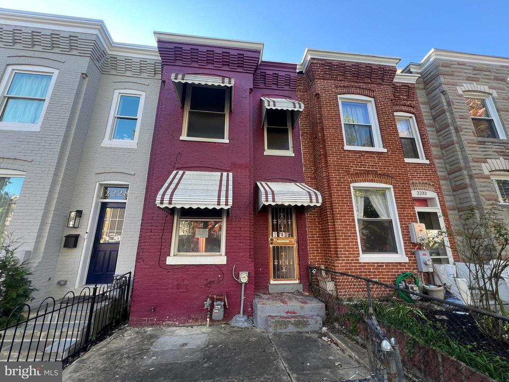 2230 12TH STREET NW