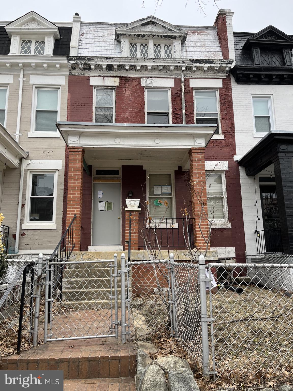 166 UHLAND TERRACE NE