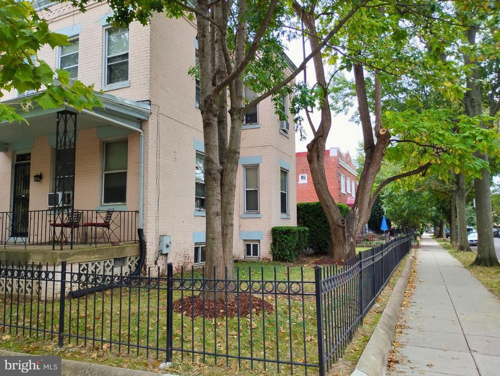 158 W STREET NW
